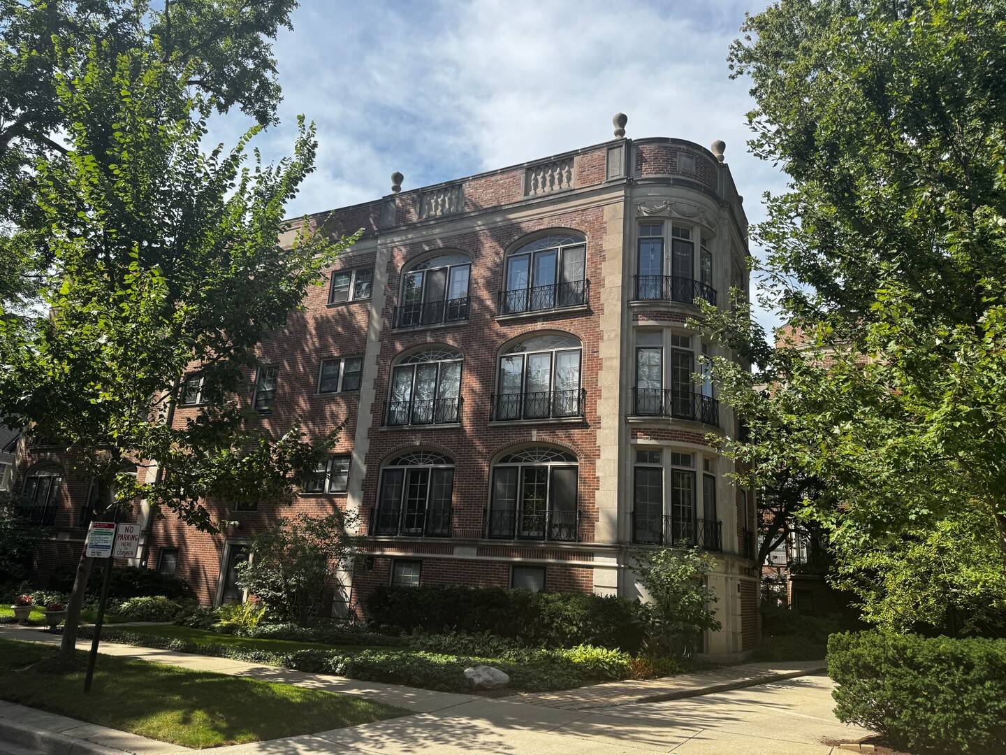946 Michigan AVE #3C, Evanston, IL 60202