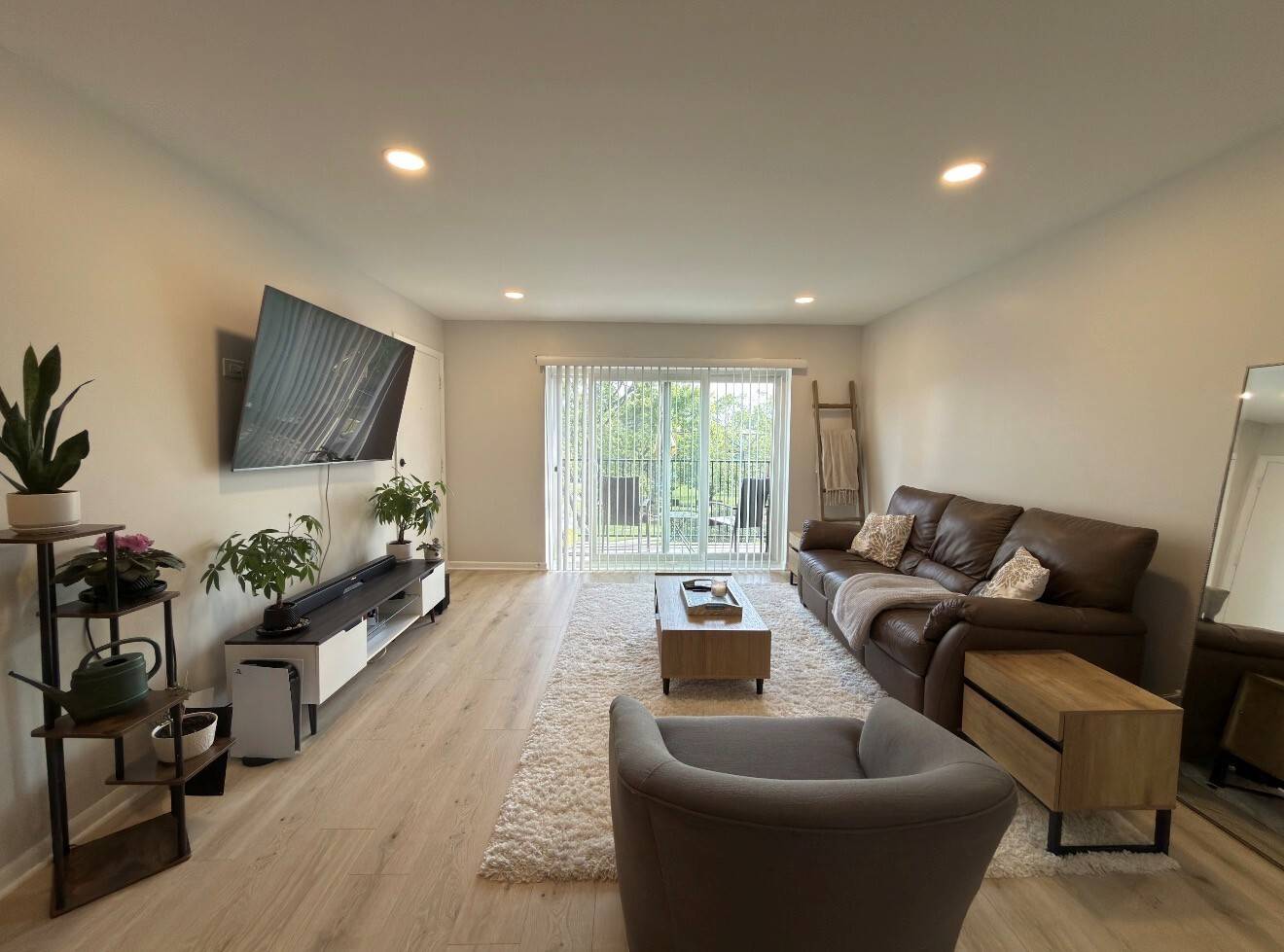 9416 Bay Colony DR #3S, Des Plaines, IL 60016