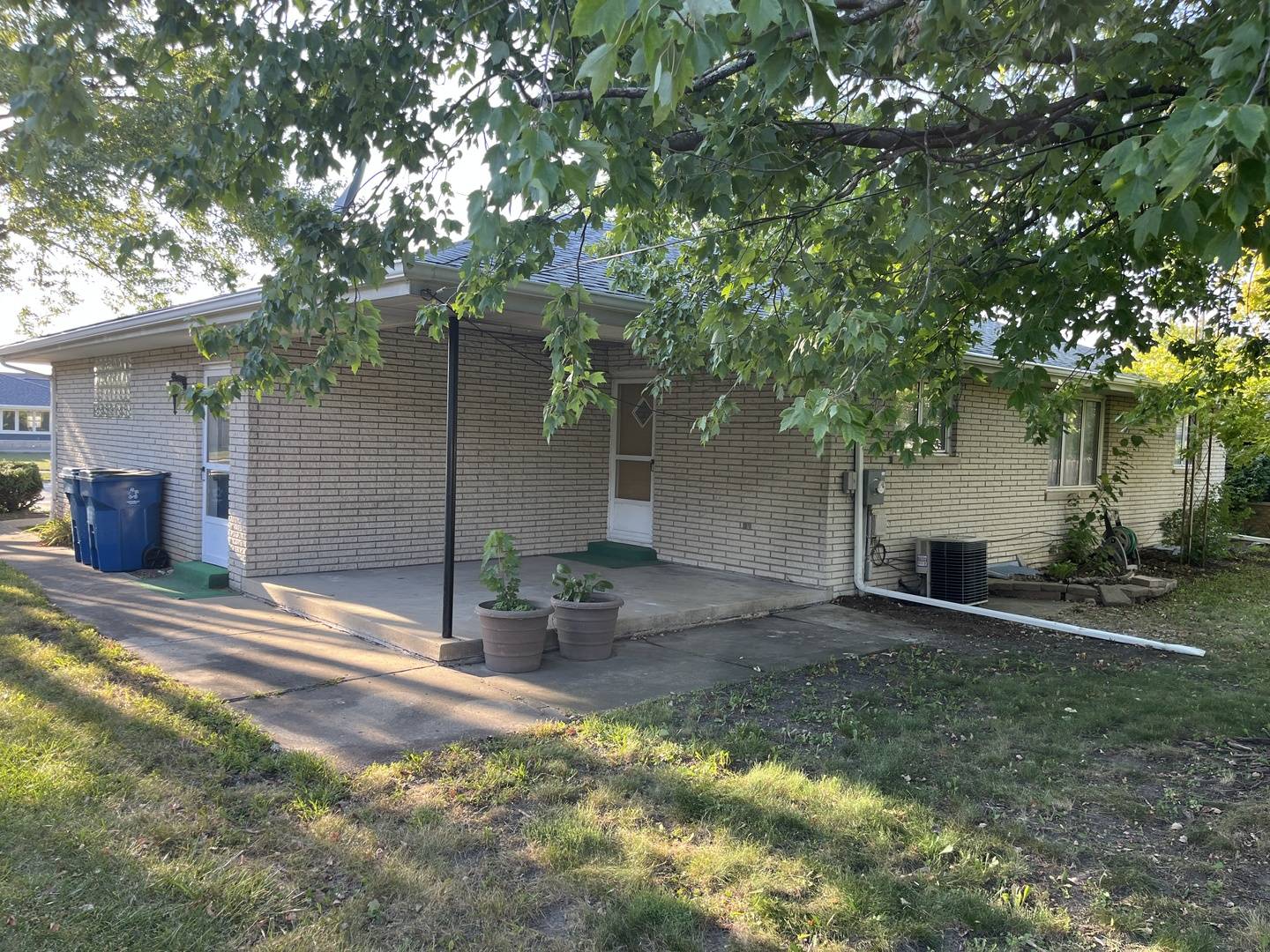 1620 Barthelone ST, Crest Hill, IL 60403