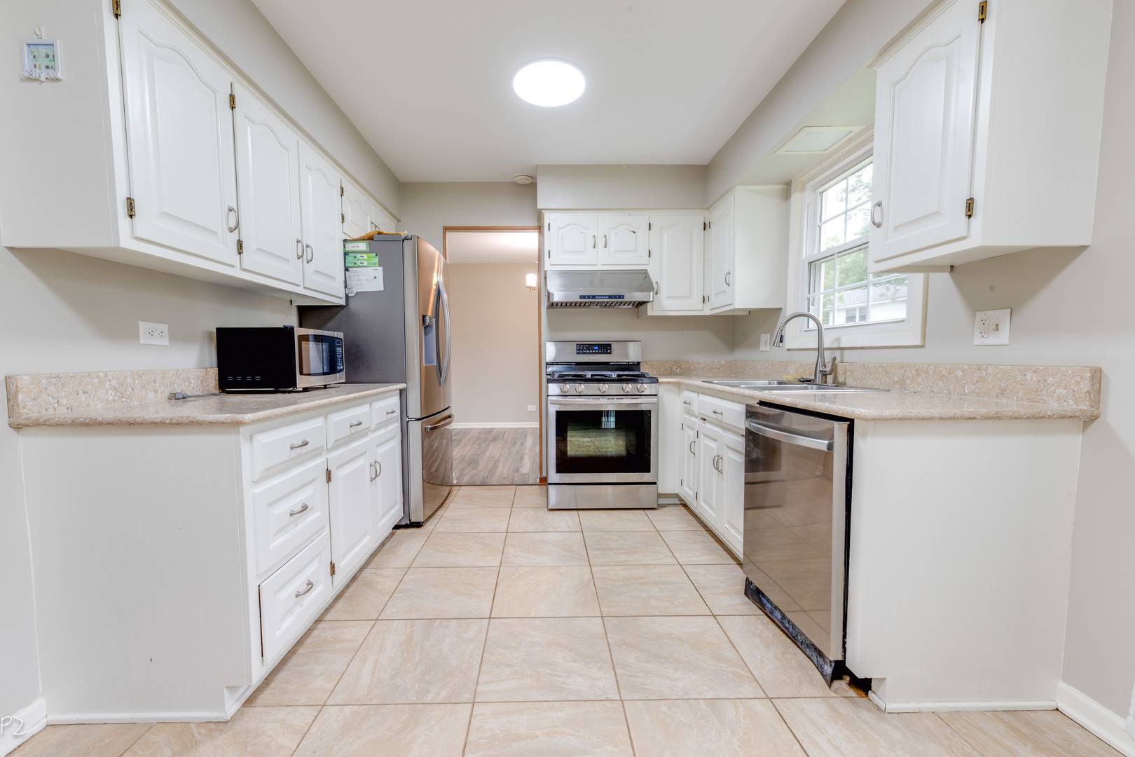 5S735 Park Meadow DR, Naperville, IL 60540