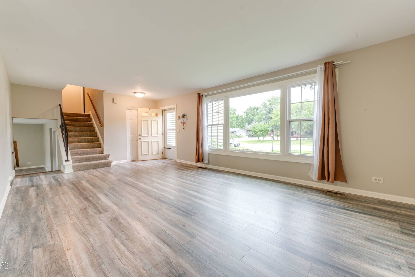 5S735 Park Meadow DR, Naperville, IL 60540