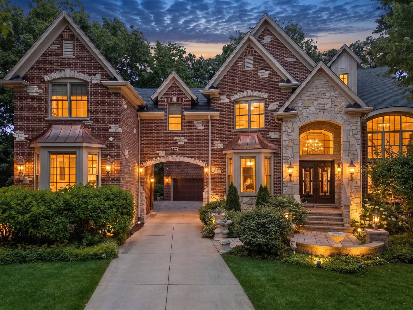 616 Driftwood CT, Naperville, IL 60540