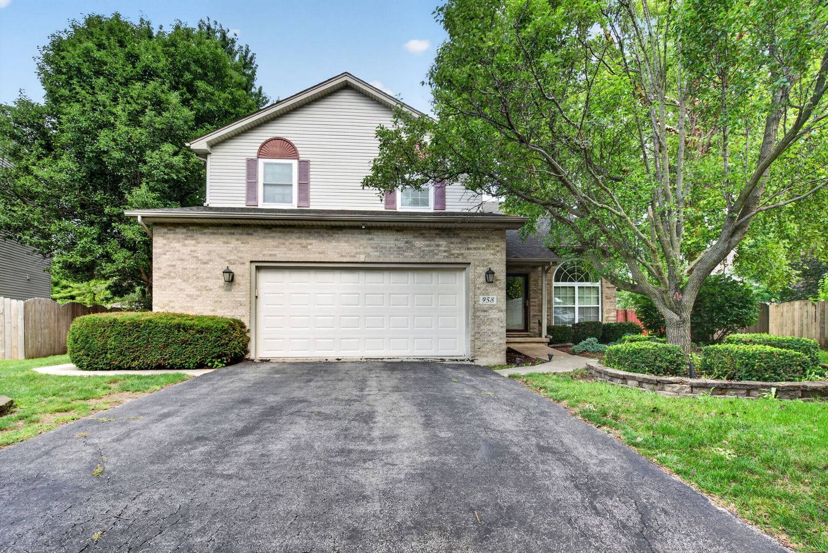 958 Premrose CT, Romeoville, IL 60446