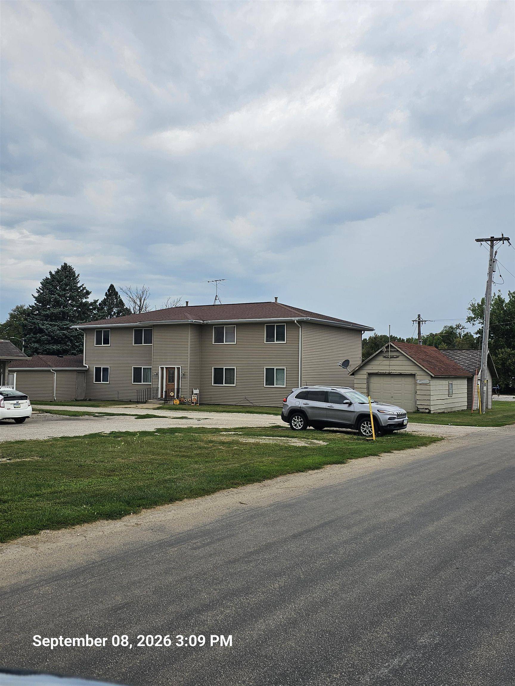 101 N Commercial ST, Reinbeck, IA 50669