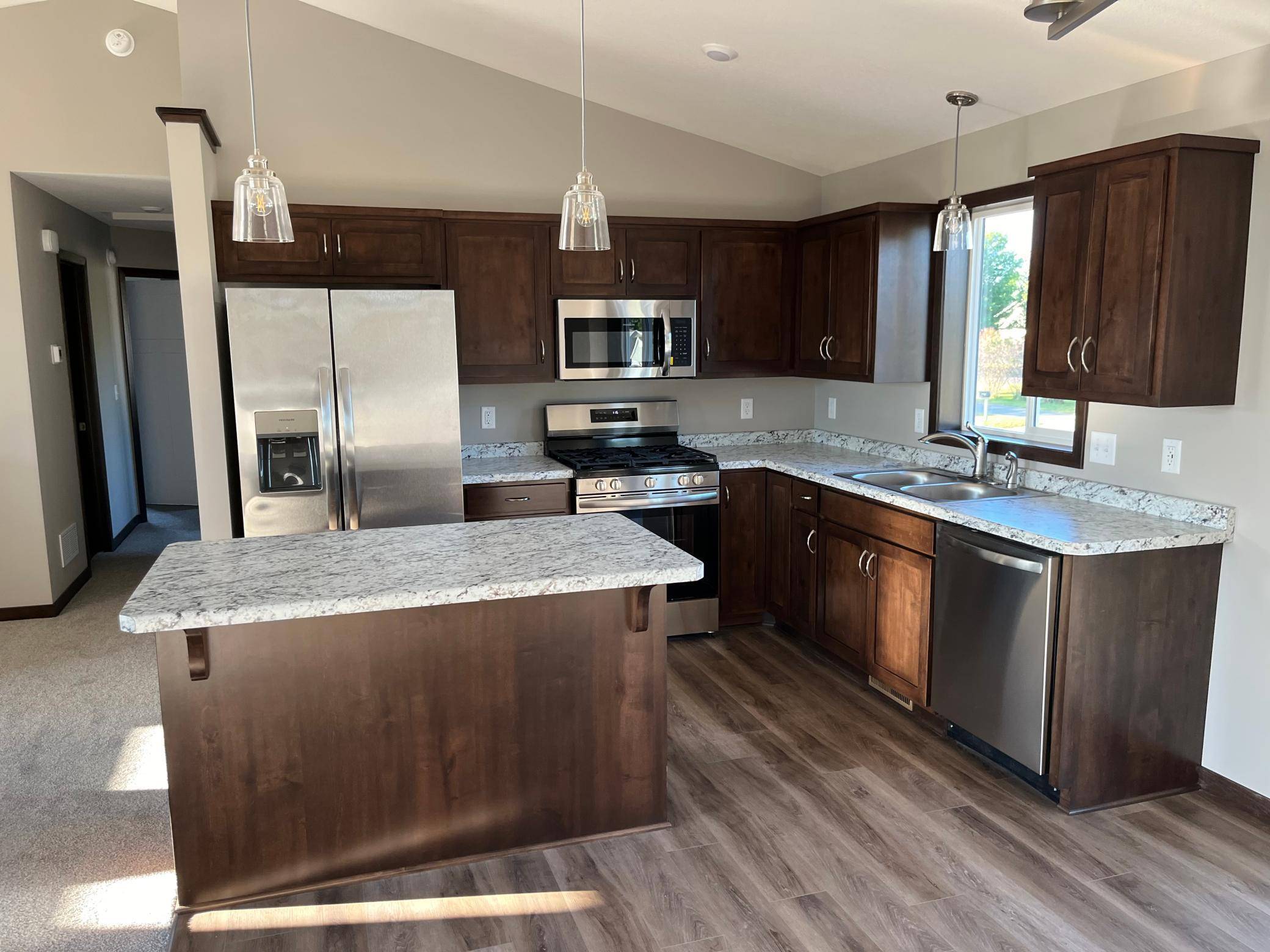105 Collina CIR, Avon, MN 56310