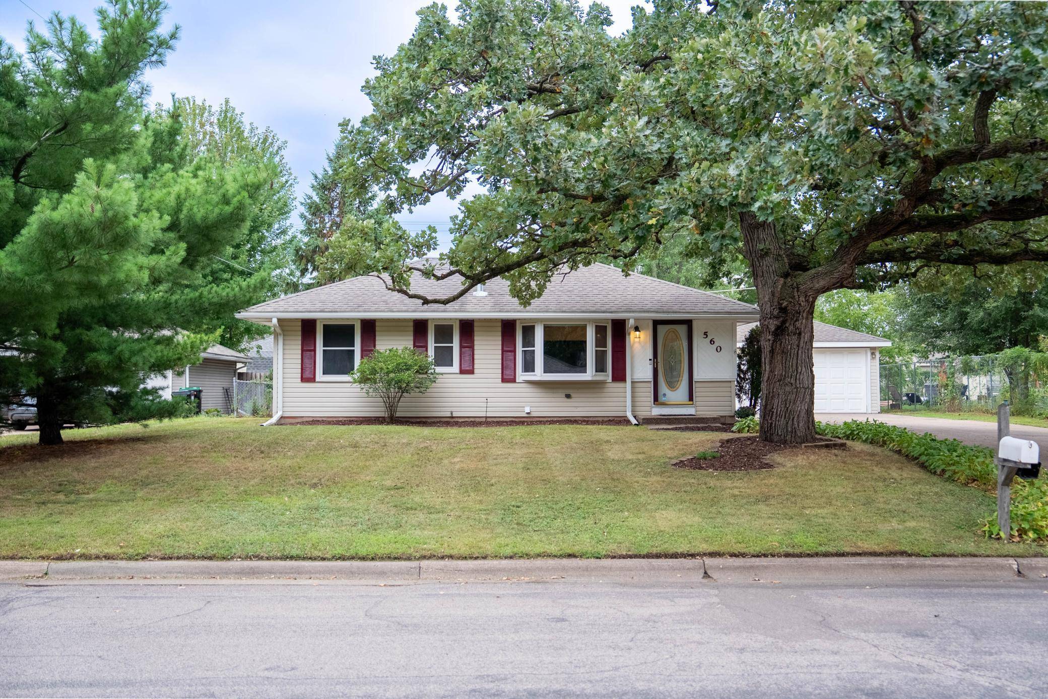 560 115th AVE NW, Coon Rapids, MN 55448