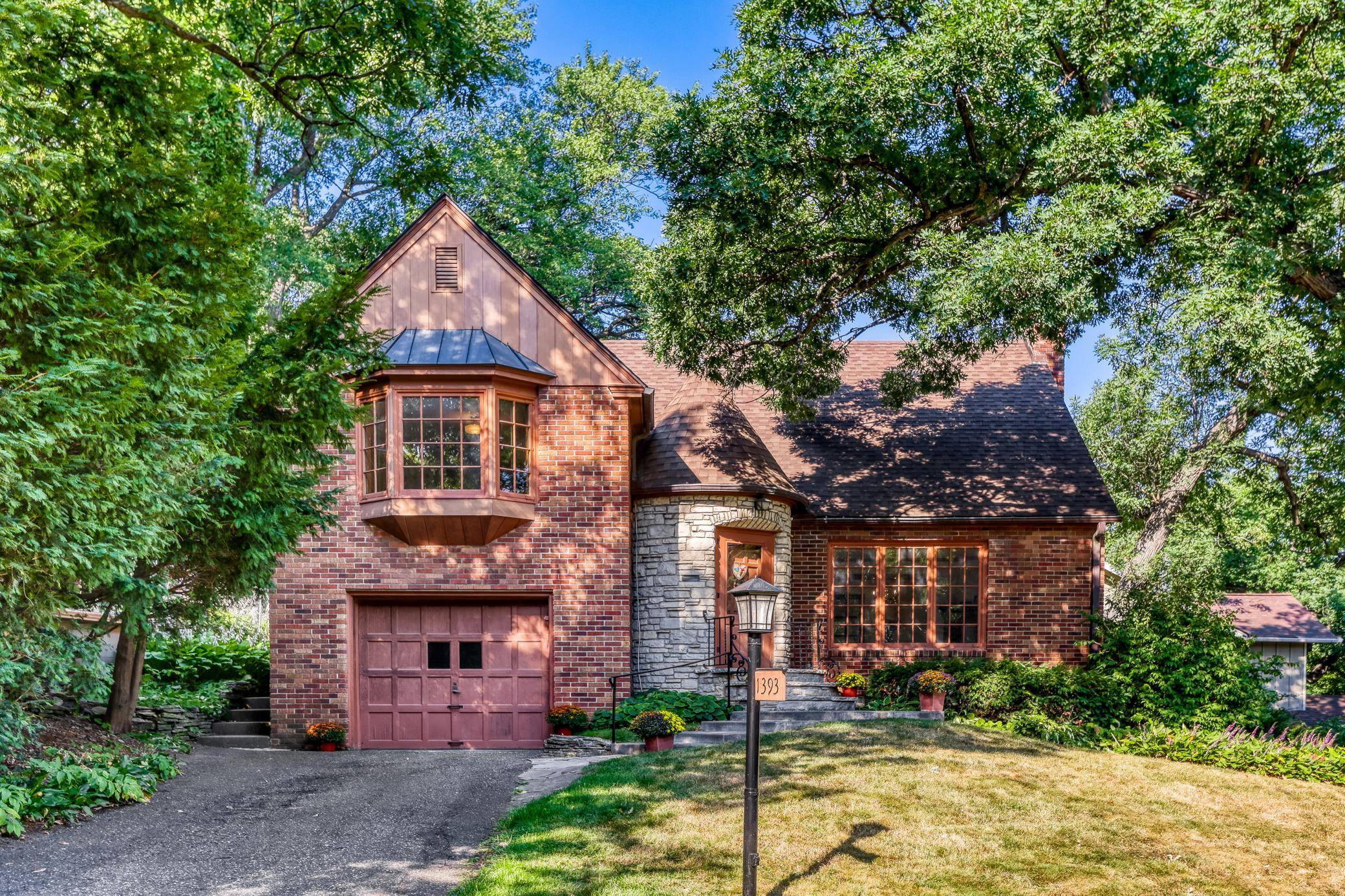 1393 Keston ST, Saint Paul, MN 55108