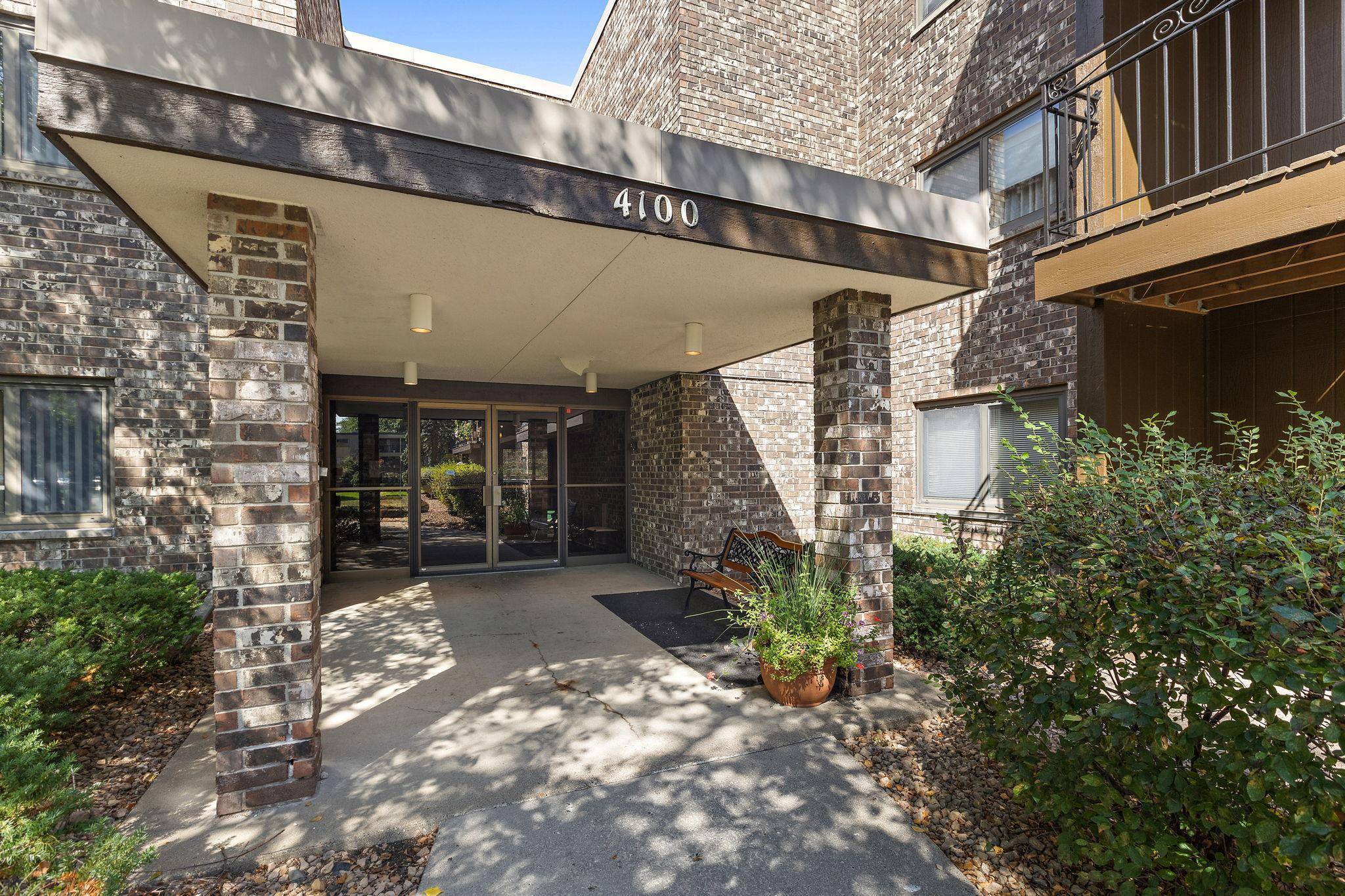 4100 Parklawn AVE #109, Edina, MN 55435