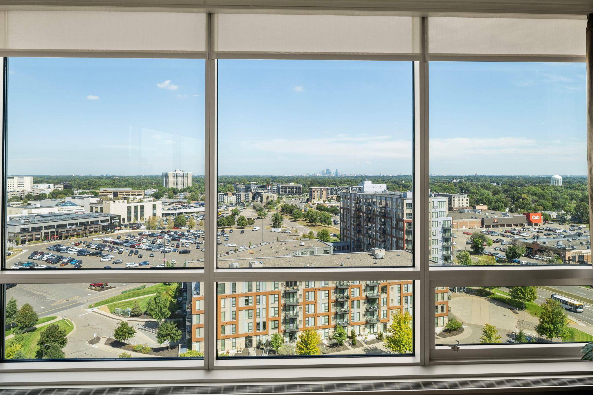 3209 Galleria #1302, Edina, MN 55435
