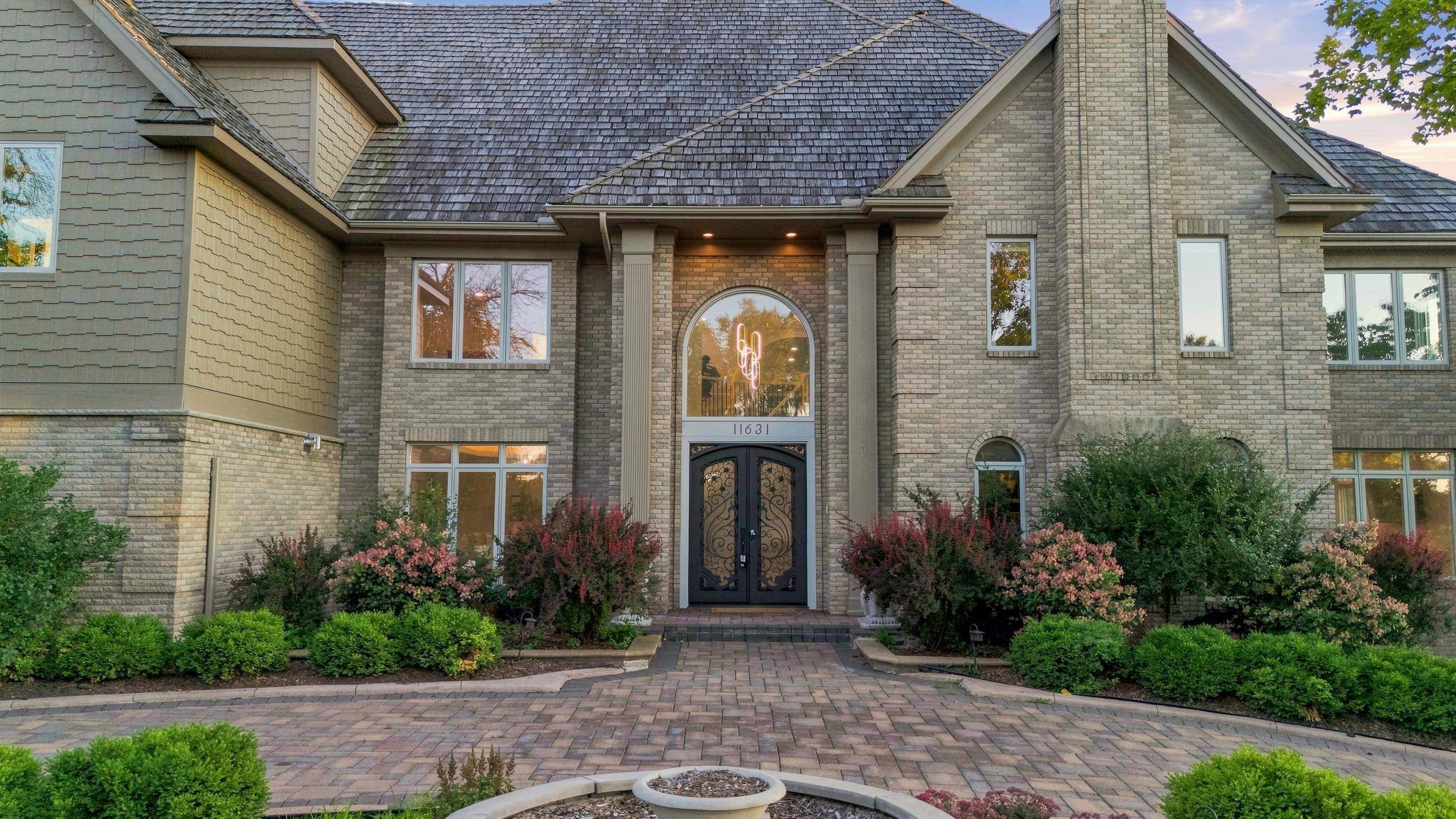 11631 Welters WAY, Eden Prairie, MN 55347
