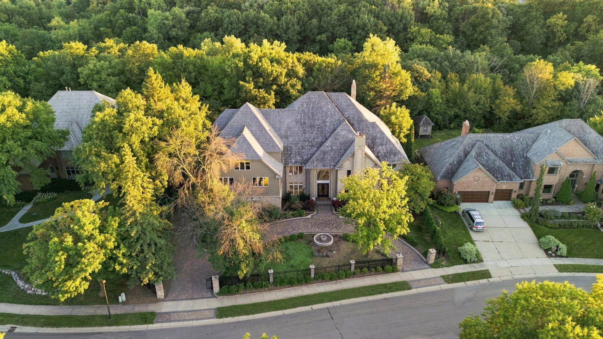 11631 Welters WAY, Eden Prairie, MN 55347
