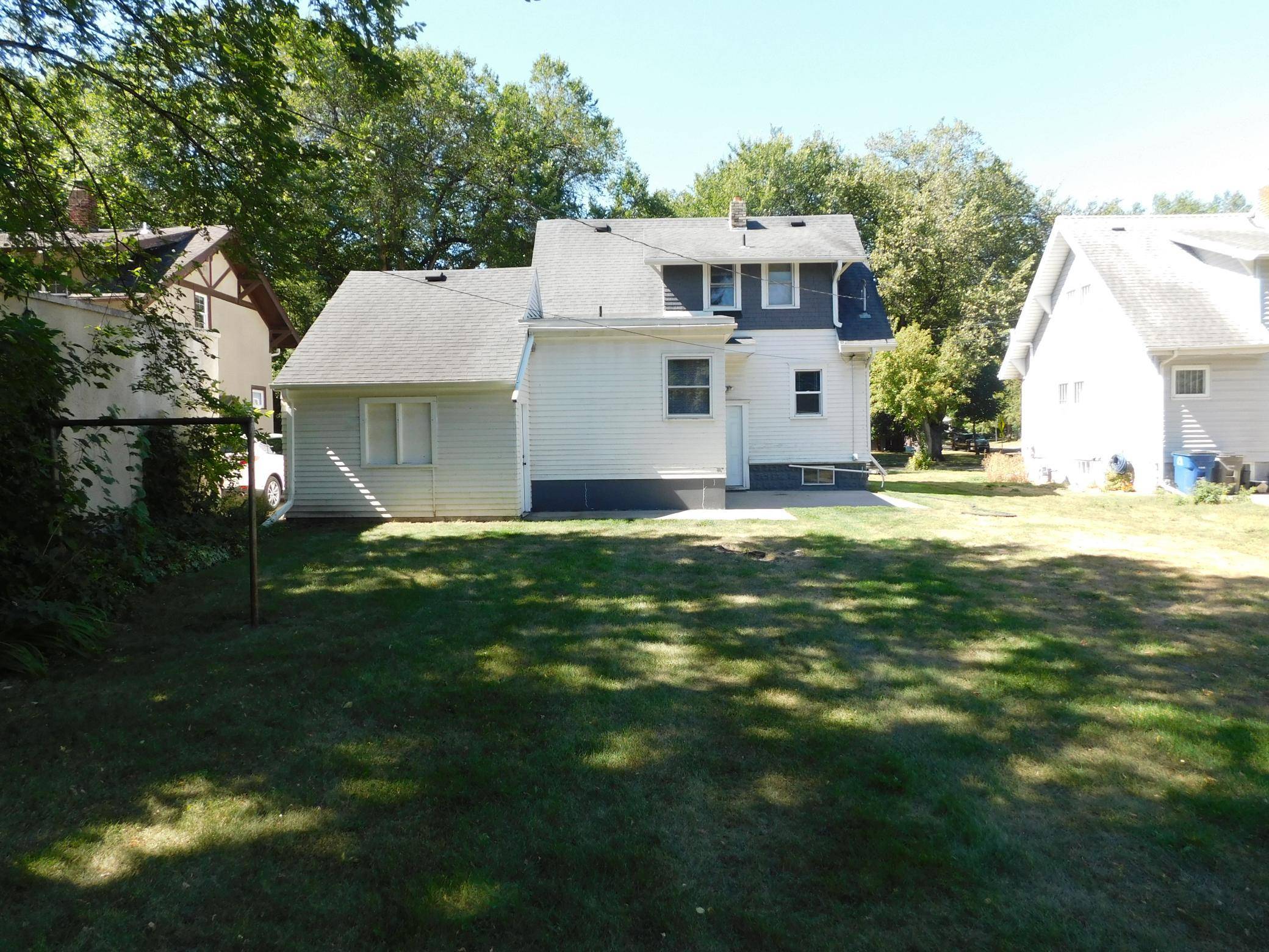 606 5th ST S, Moorhead, MN 56560