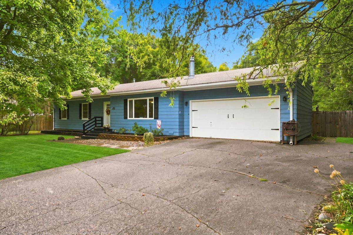 359 Briar LN, Taylors Falls, MN 55084