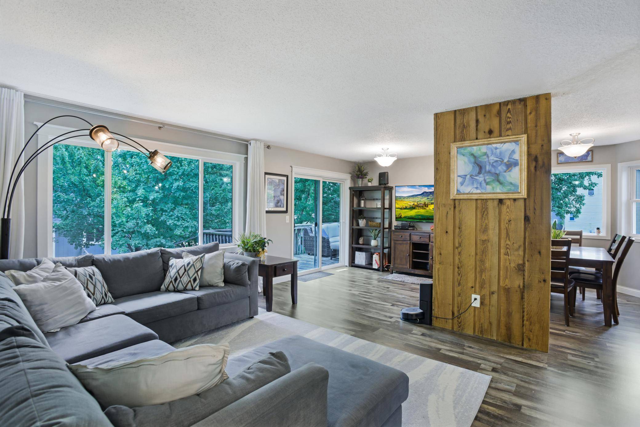 1239 Ruby LN, Shakopee, MN 55379