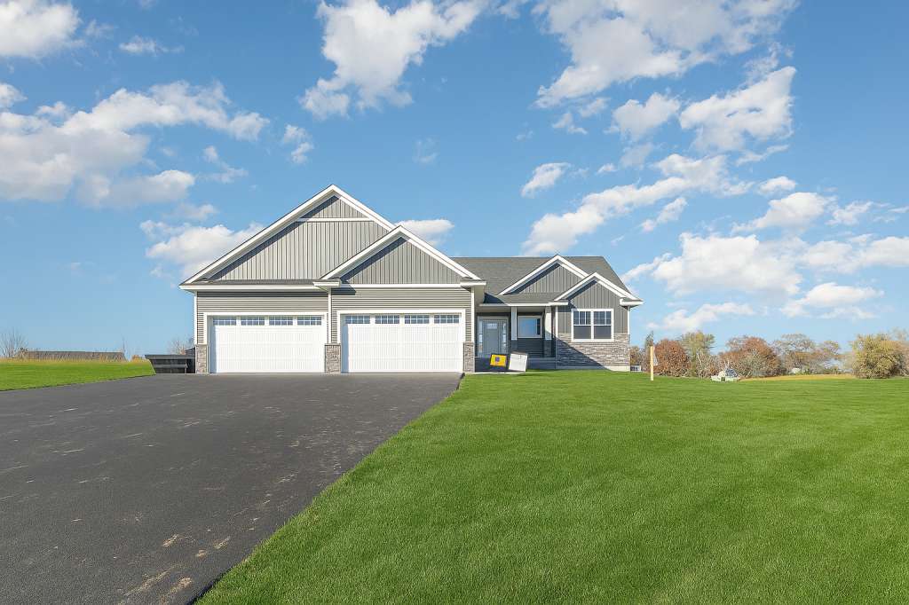 3864 222nd LN NW, Oak Grove, MN 55011