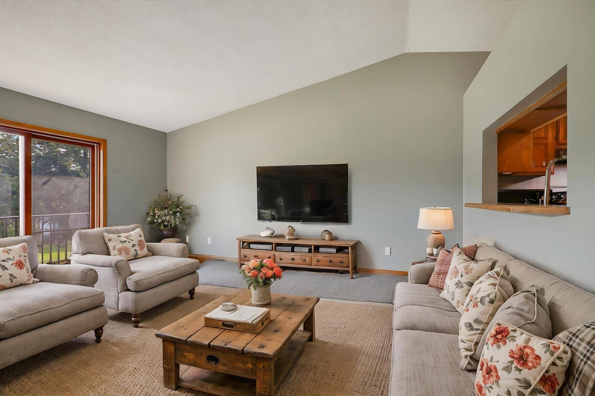 11139 Edgewood CIR N, Champlin, MN 55316