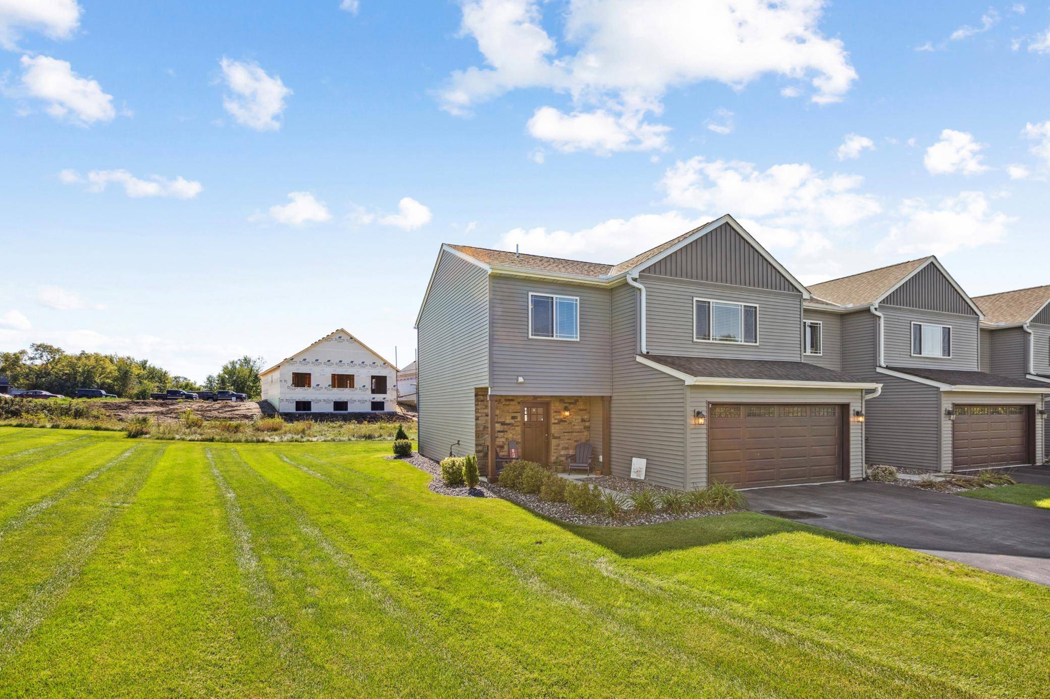7757 Sterling DR, Rockford, MN 55373