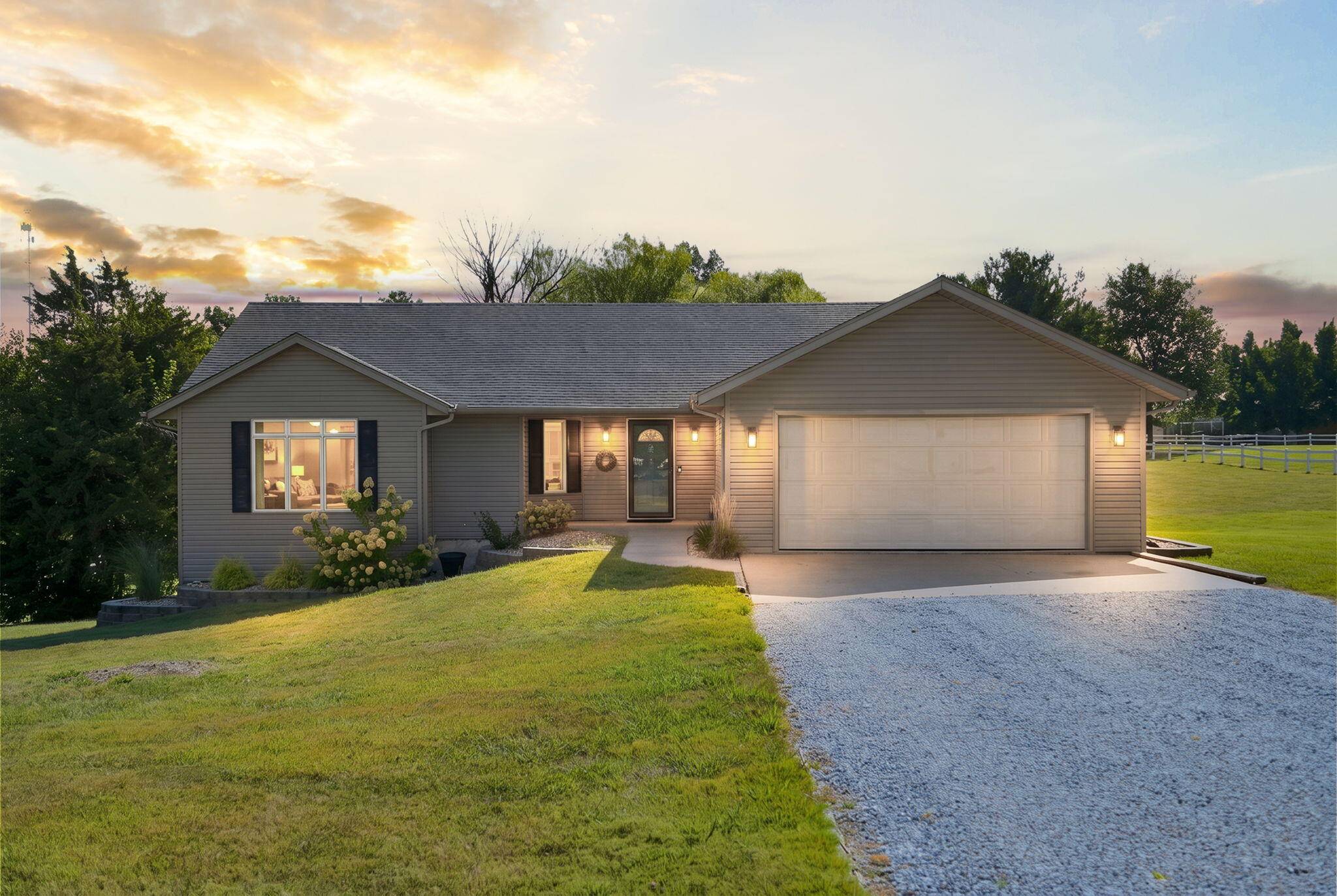 1404 Cody RD, Nixa, MO 65714