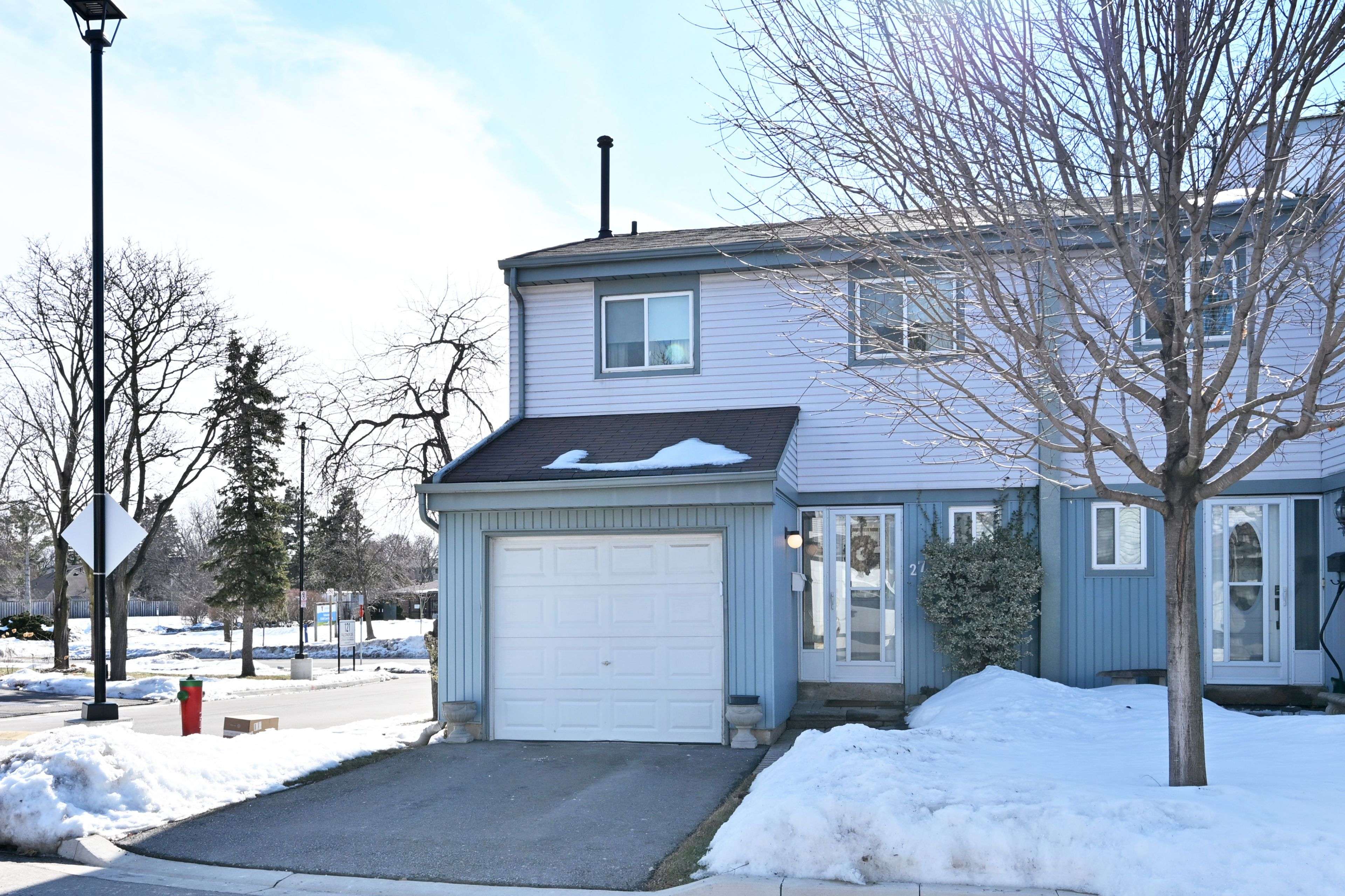 121 Falconer DR #27, Mississauga, ON L5N 2K8