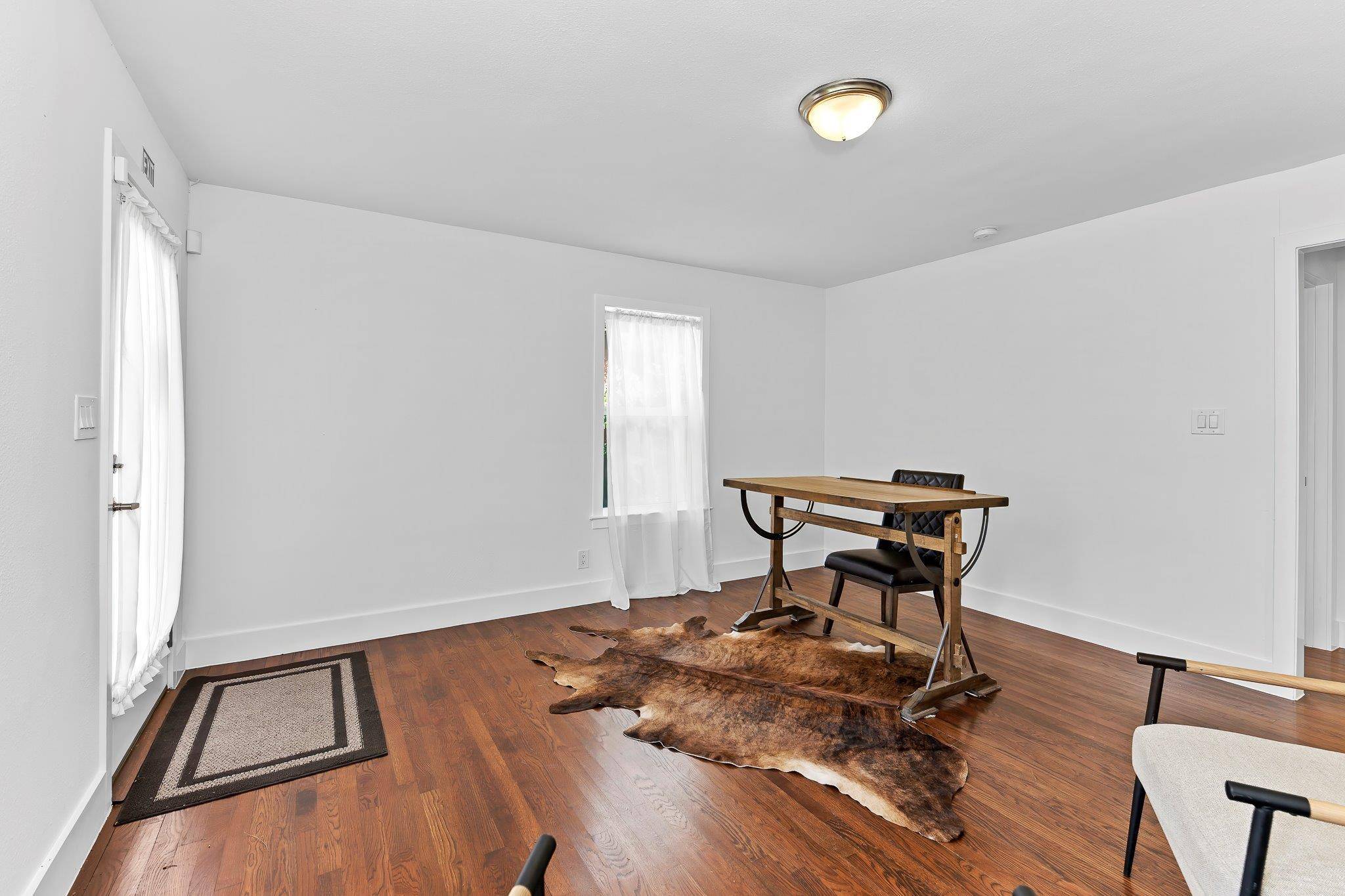 1512 W Koenig Lane LN, Austin, TX 78756