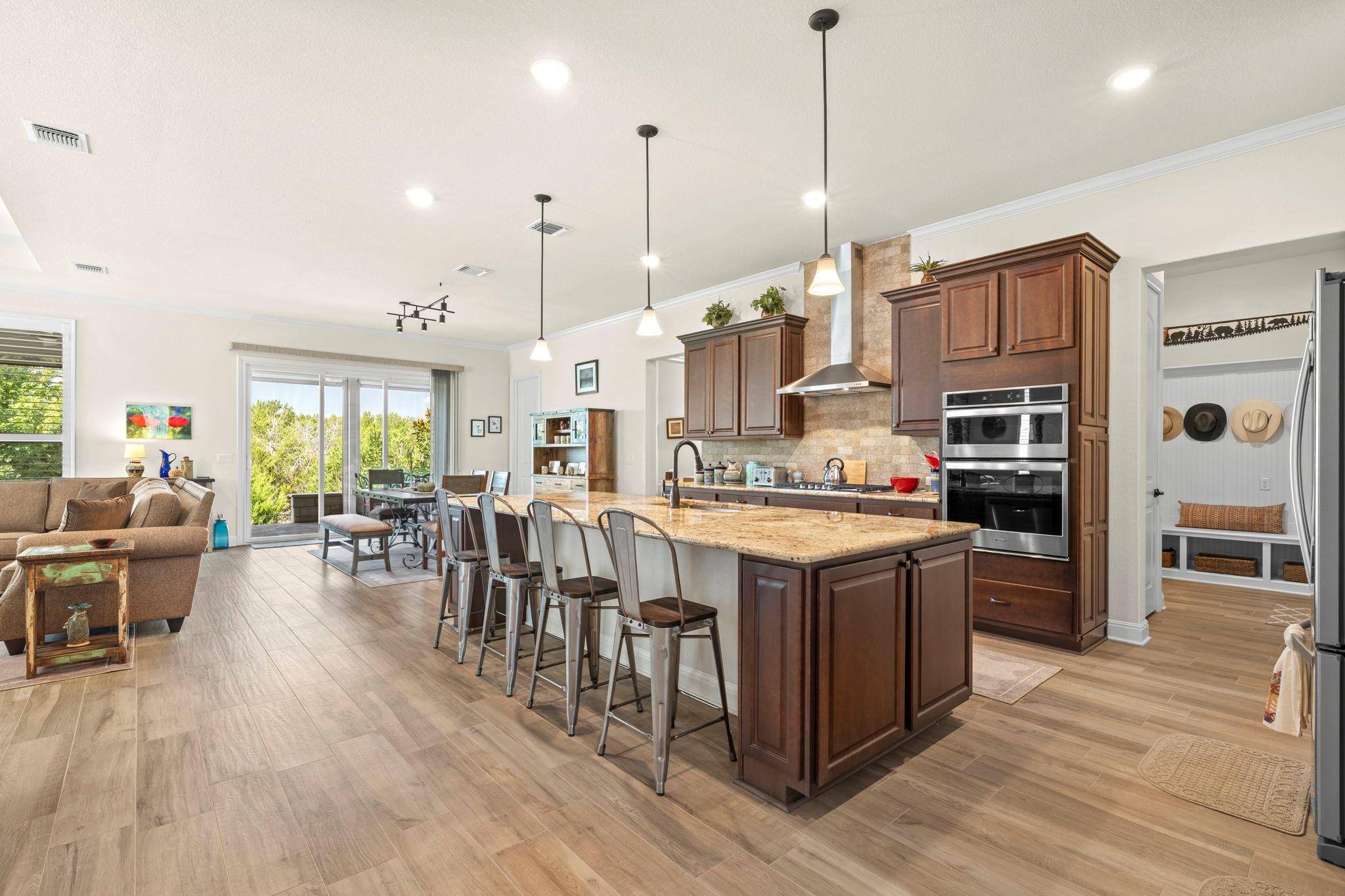 220 Iron Rail LN, Georgetown, TX 78633