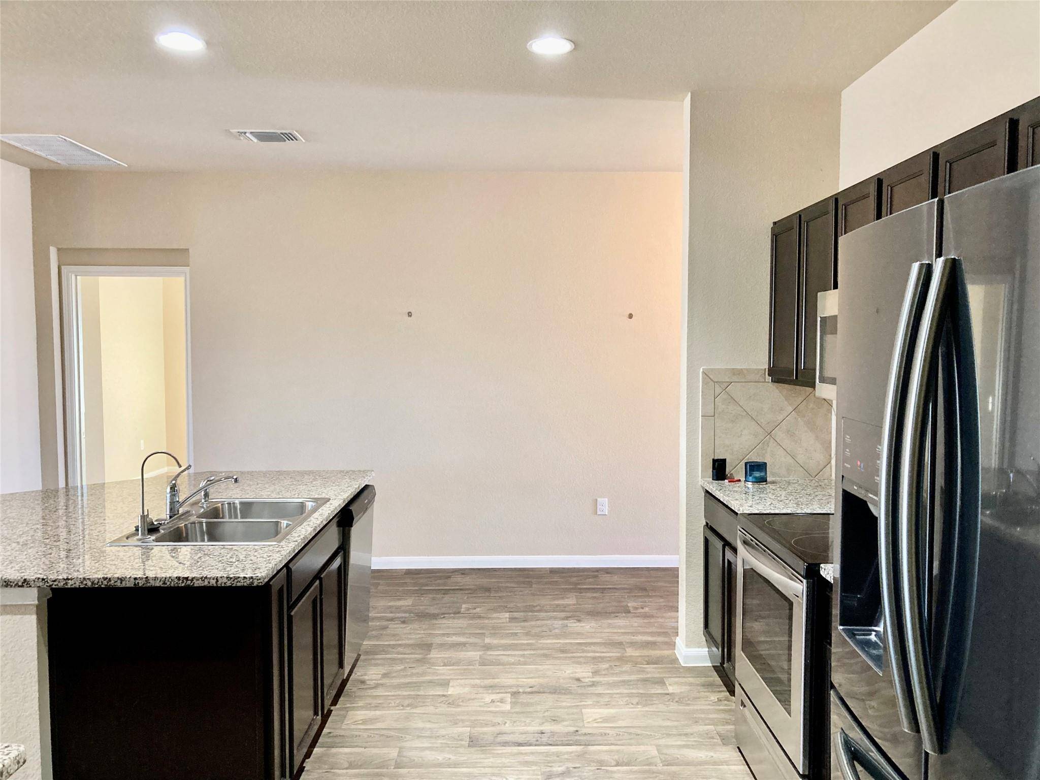 100 San Bernard TRL, Hutto, TX 78634