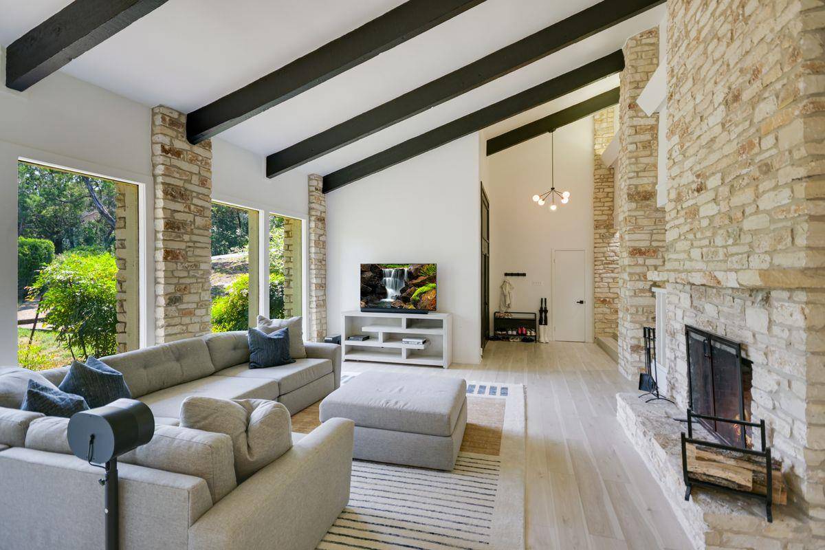 2412 Deer PASS, Austin, TX 78746