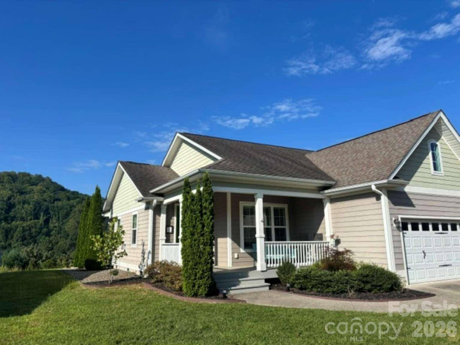 30 Rose Point DR, Leicester, NC 28748