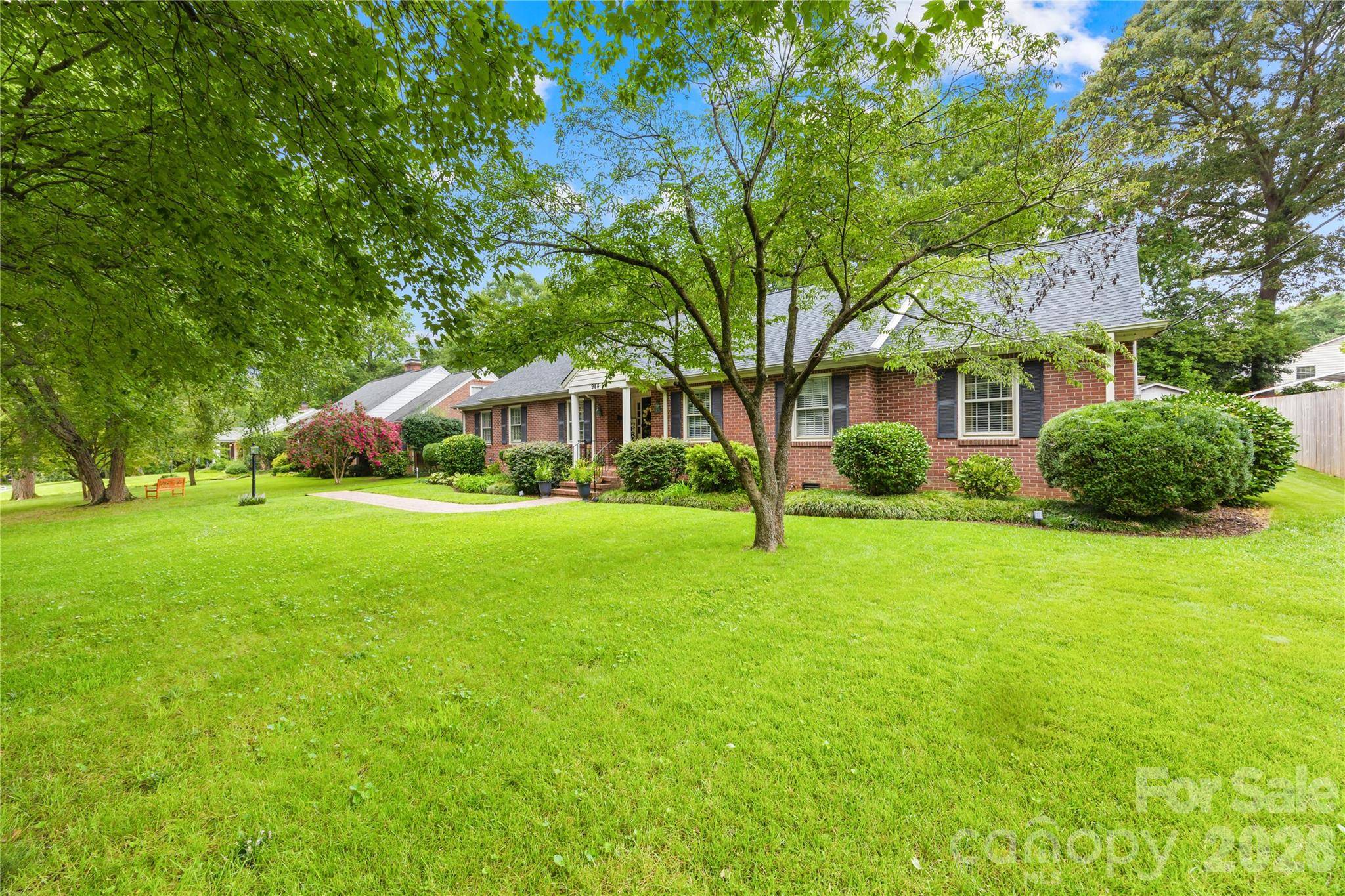 944 Churchill DR, Gastonia, NC 28054