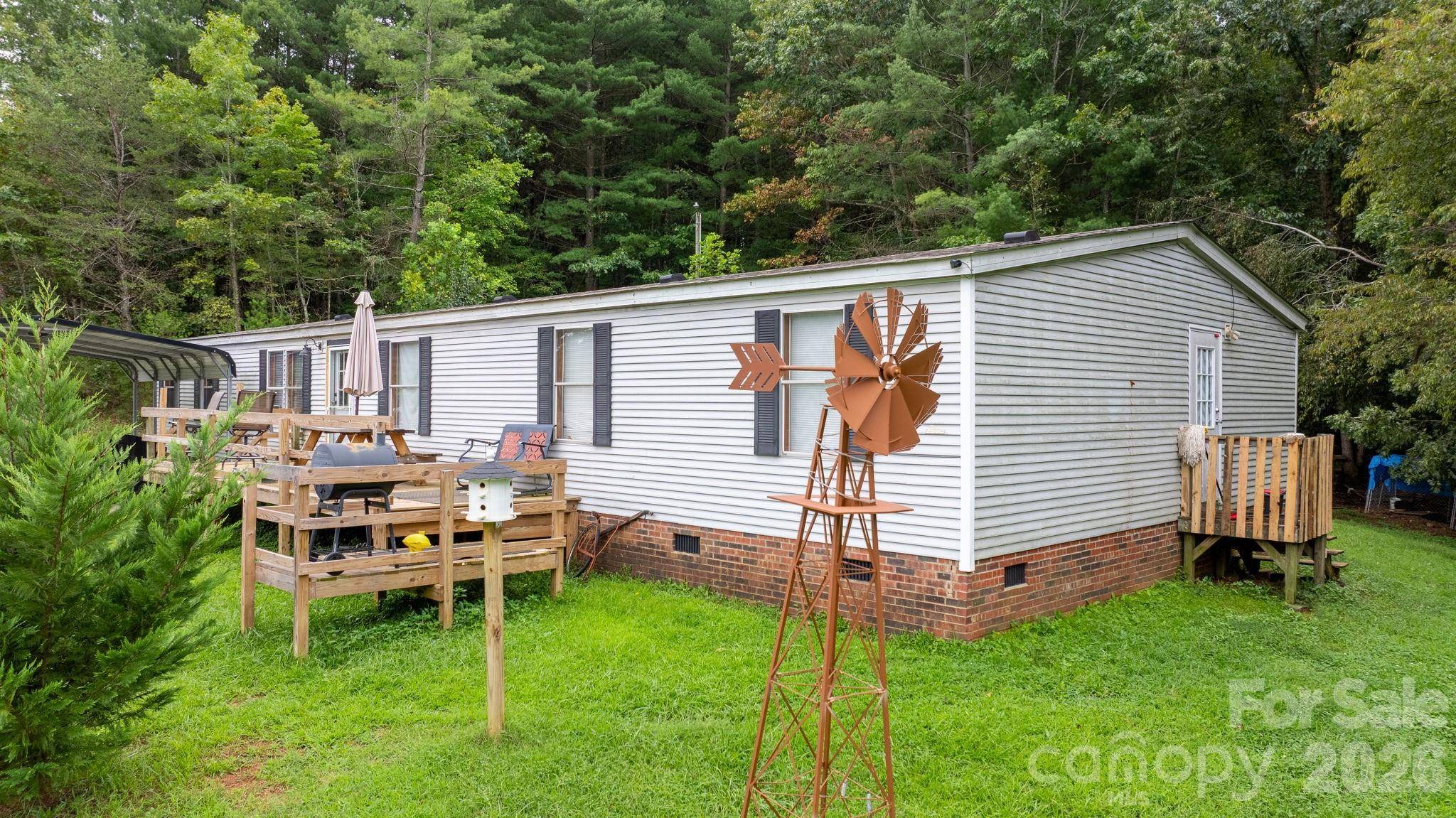 2461 Shadowbrook DR, Lenoir, NC 28645