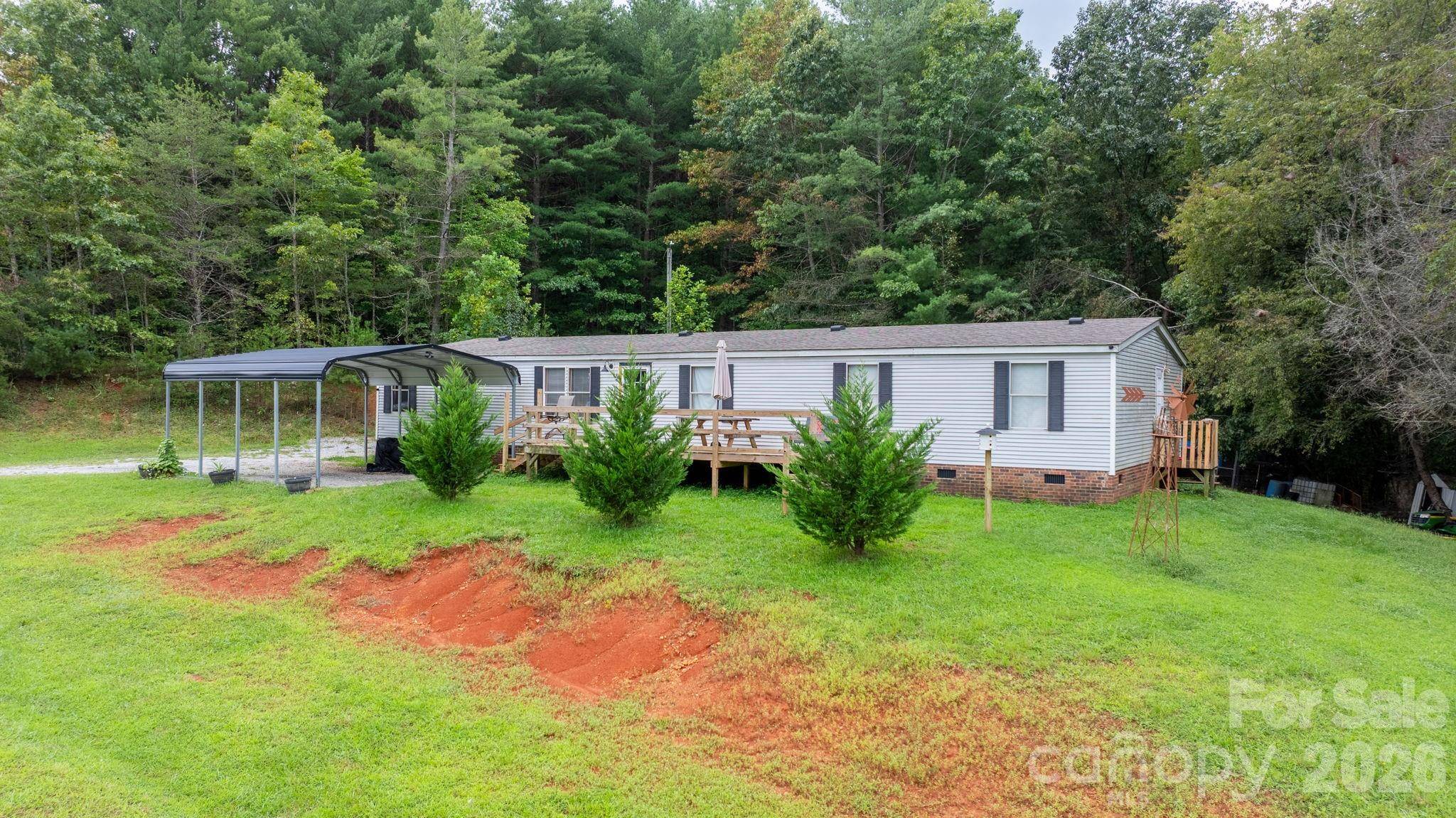2461 Shadowbrook DR, Lenoir, NC 28645