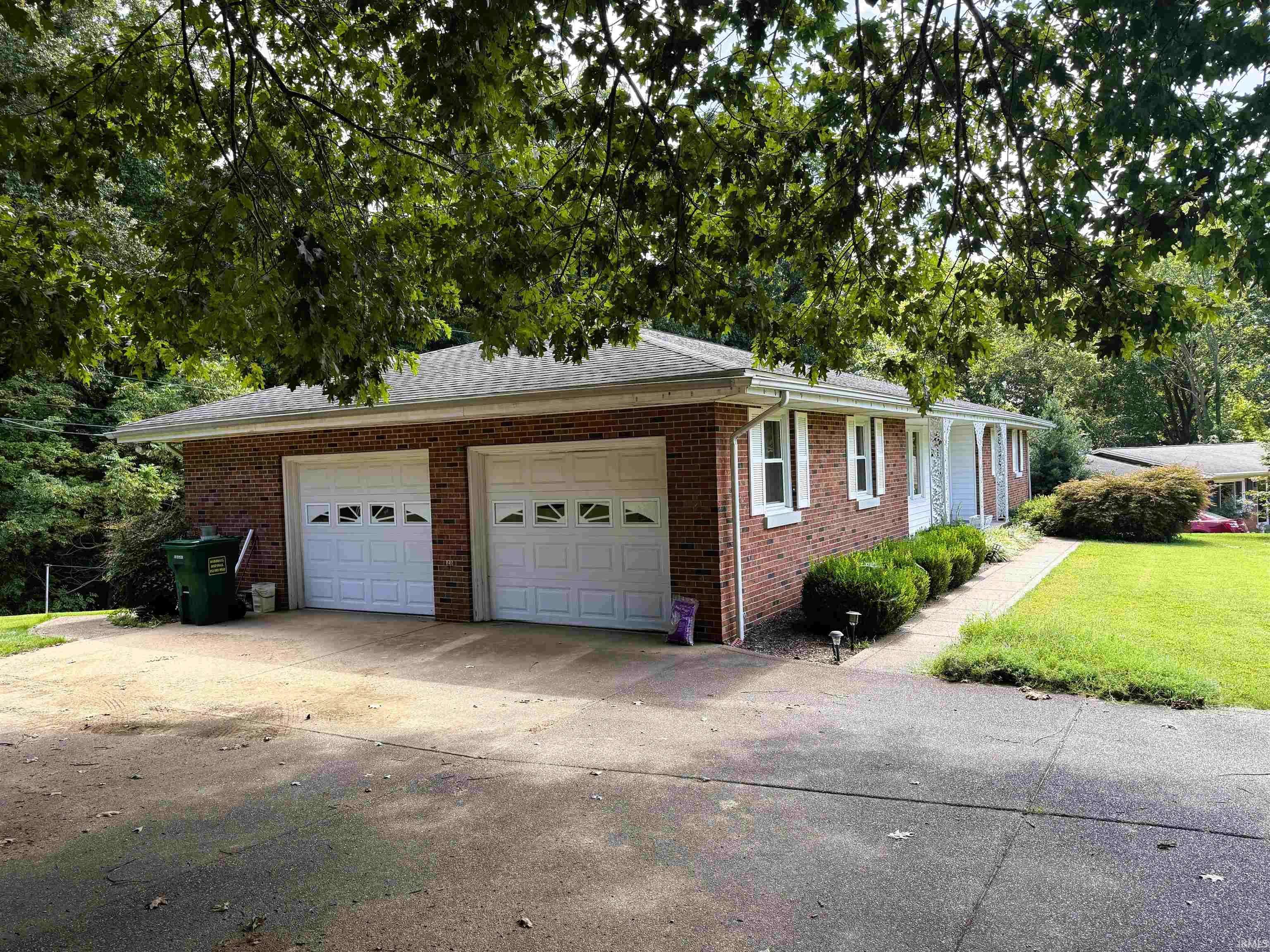 1321 Brookdale DR, Evansville, IN 47720