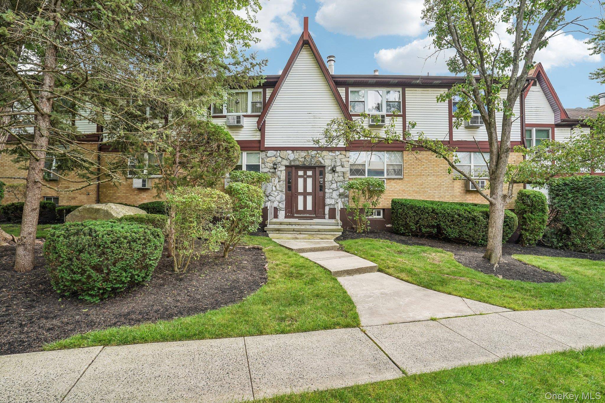 19 Somerset DR, Suffern, NY 10901,Video Tour