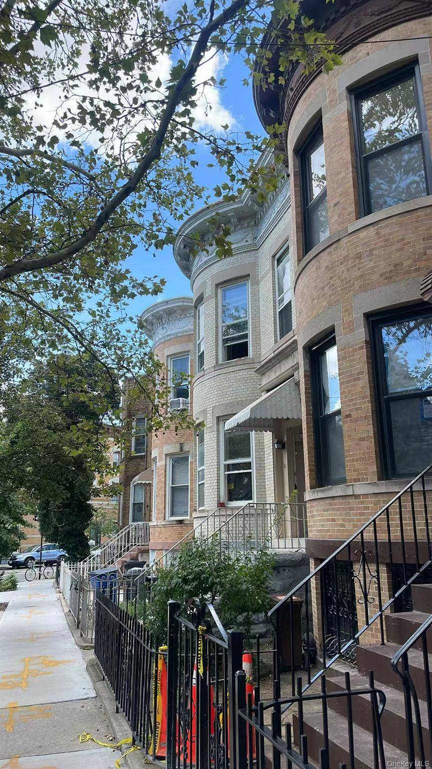 58-05 69th AVE, Ridgewood, NY 11385