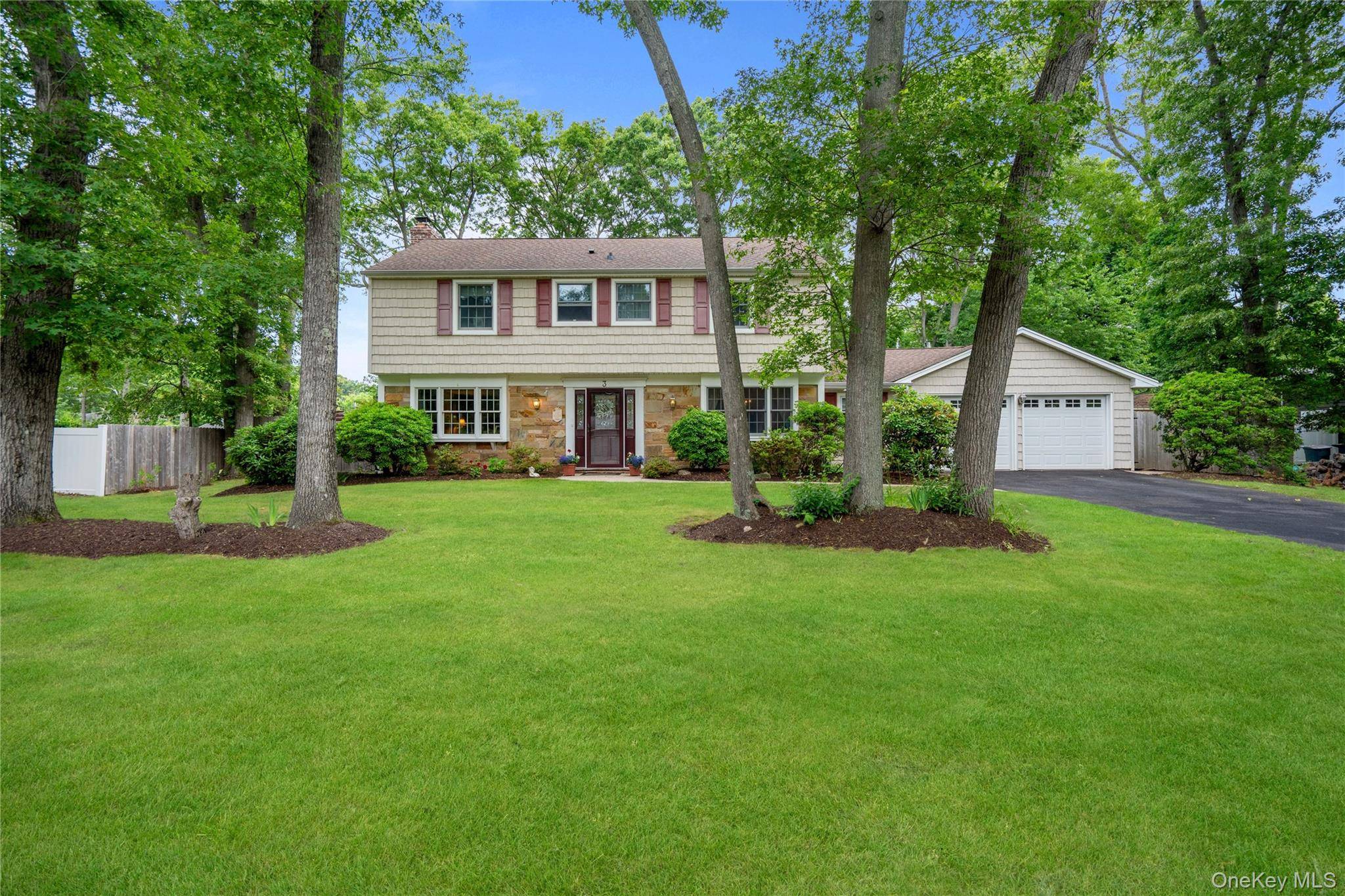 3 Palfrey ST, Stony Brook, NY 11790