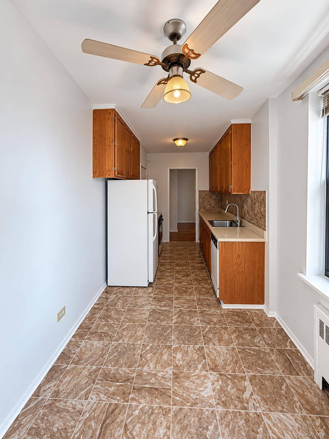 740 E 232nd ST #6G, Bronx, NY 10466