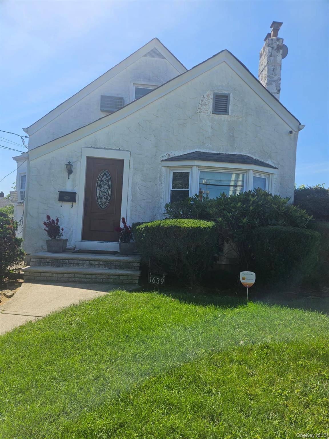 1639 1639 EMPIRE ST #HOUSE RENTAL, Elmont, NY 11003