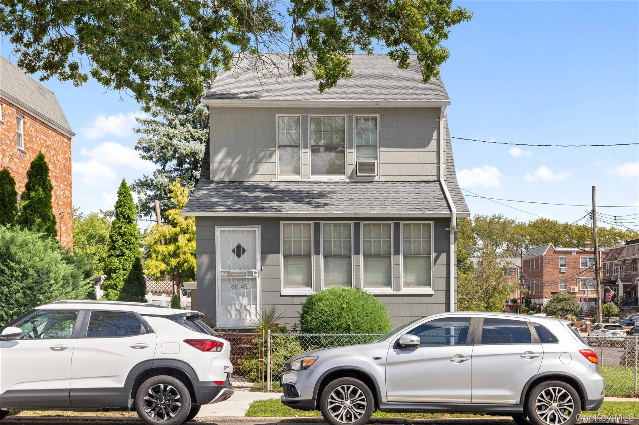 6045 69th ST, Maspeth, NY 11378