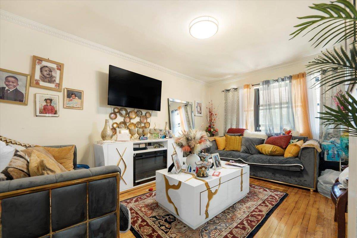 4352 Baychester AVE, Bronx, NY 10466