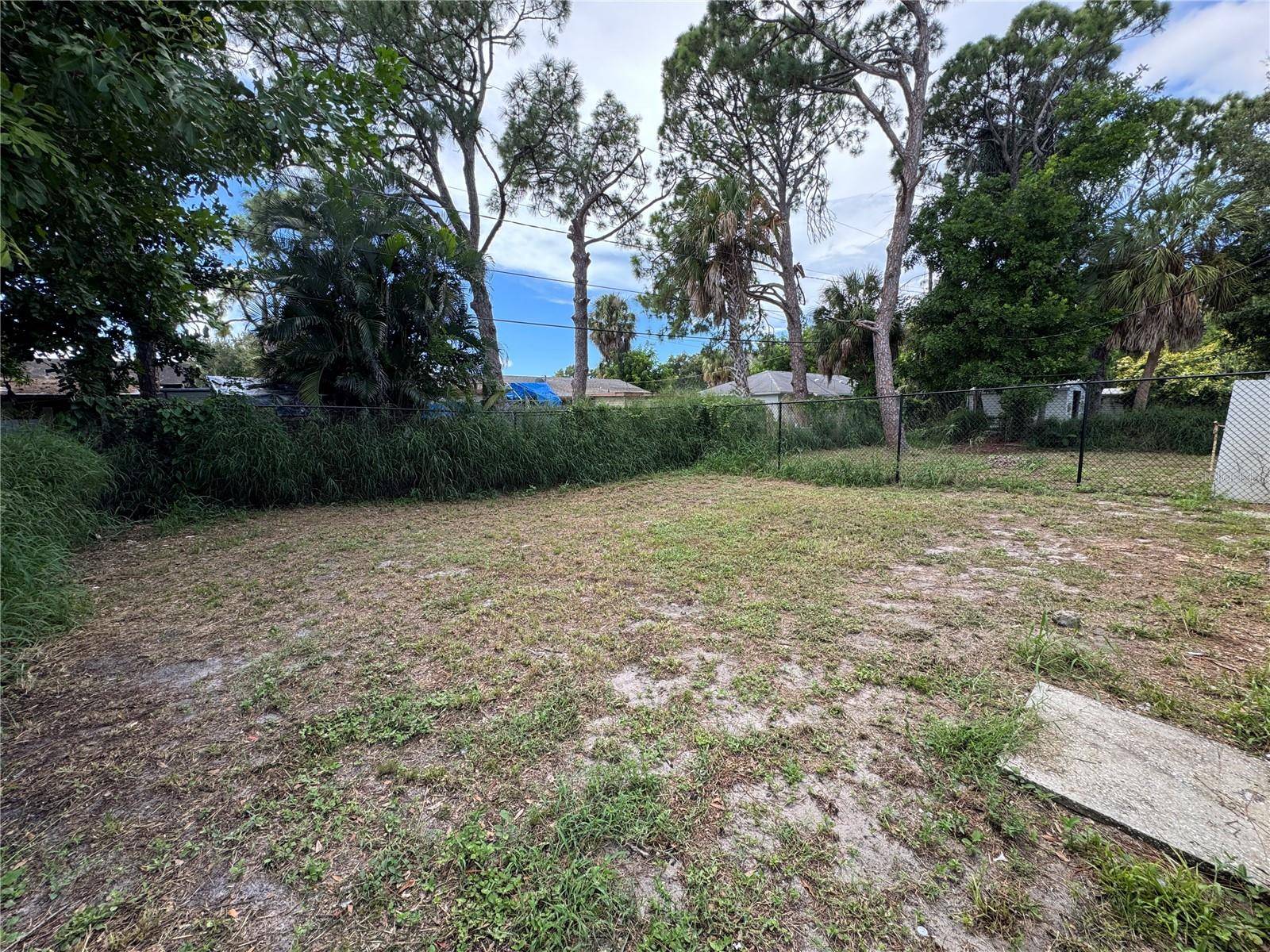 312 60TH AVENUE DR W #A, Bradenton, FL 34207