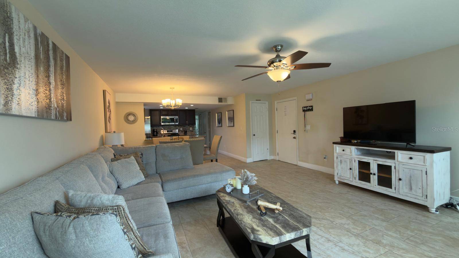 5014 LAGUNA BAY CIR #111, Kissimmee, FL 34746