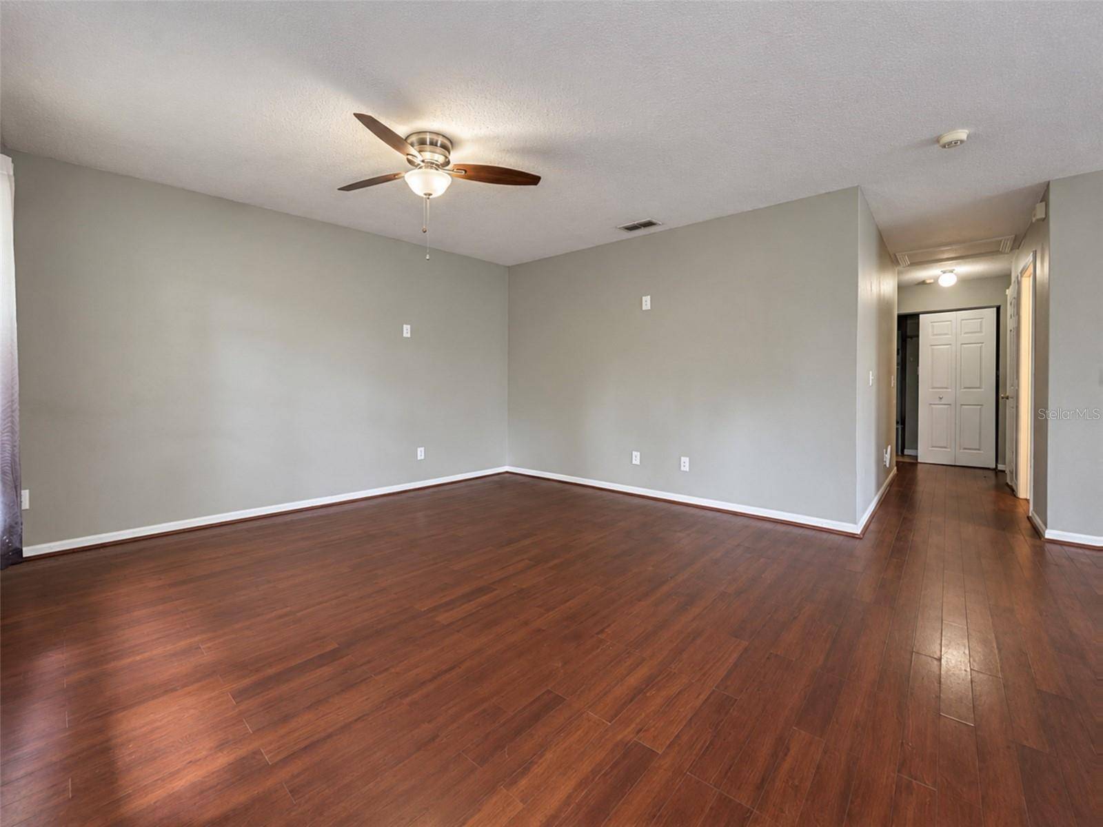 9620 N CONNECHUSETT RD, Tampa, FL 33617