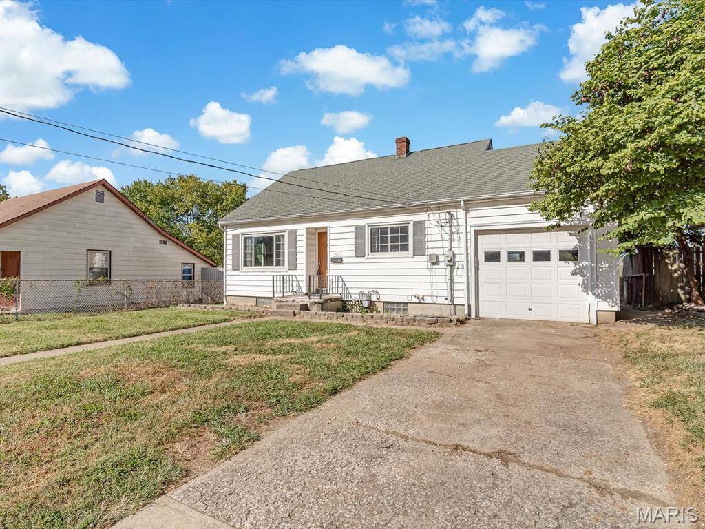 309 N Moore ST, Waterloo, IL 62298
