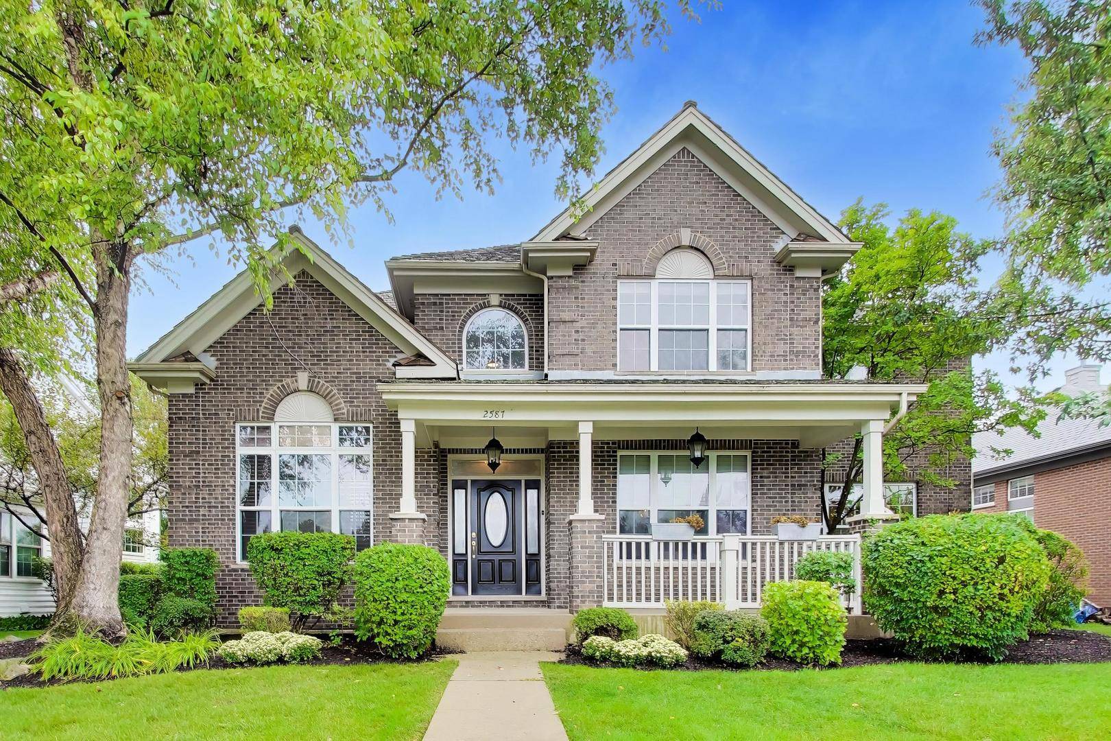 2587 Chestnut AVE, Glenview, IL 60026