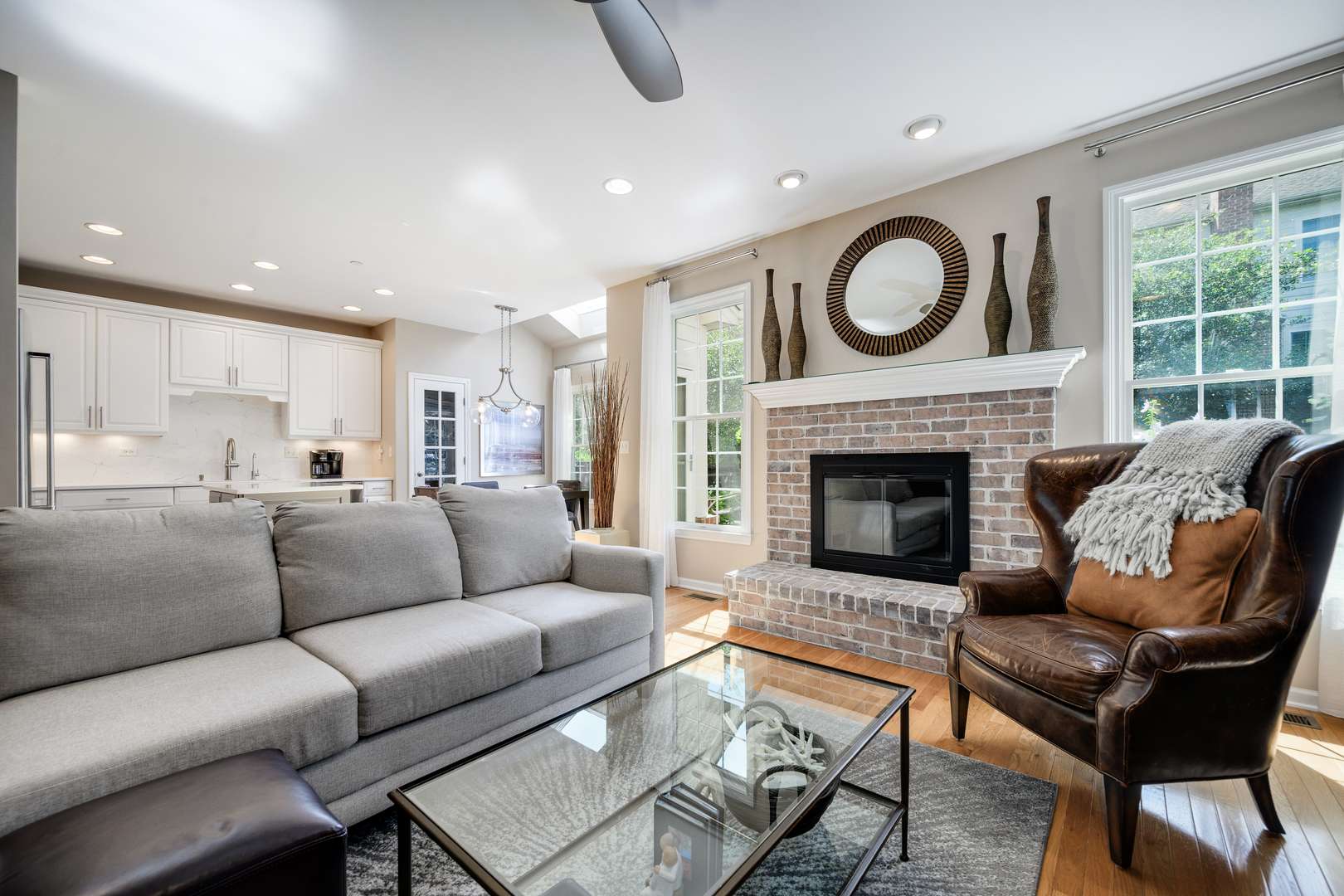 3 Winged Foot DR, Hawthorn Woods, IL 60047