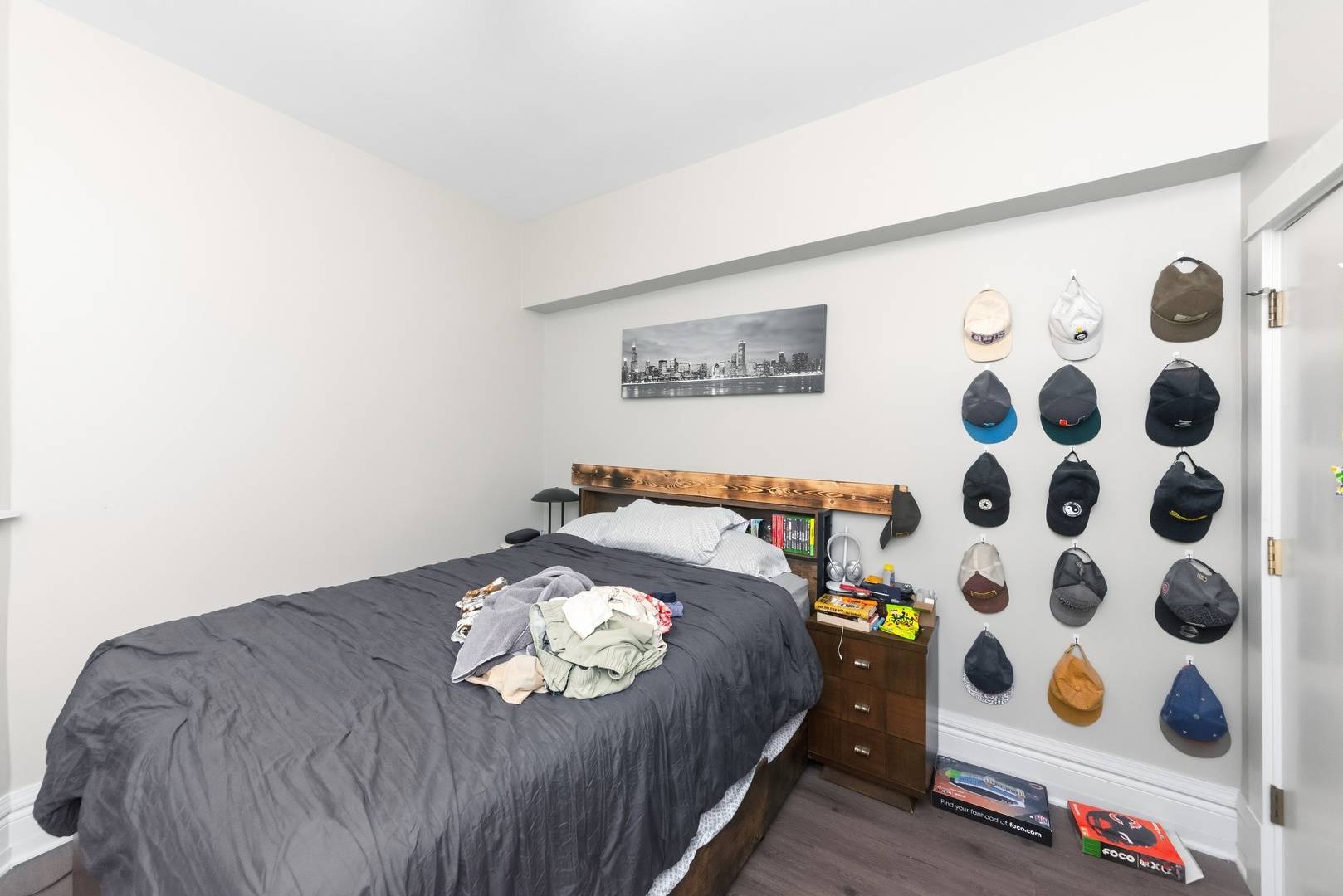 954 W Cuyler AVE #1E, Chicago, IL 60613