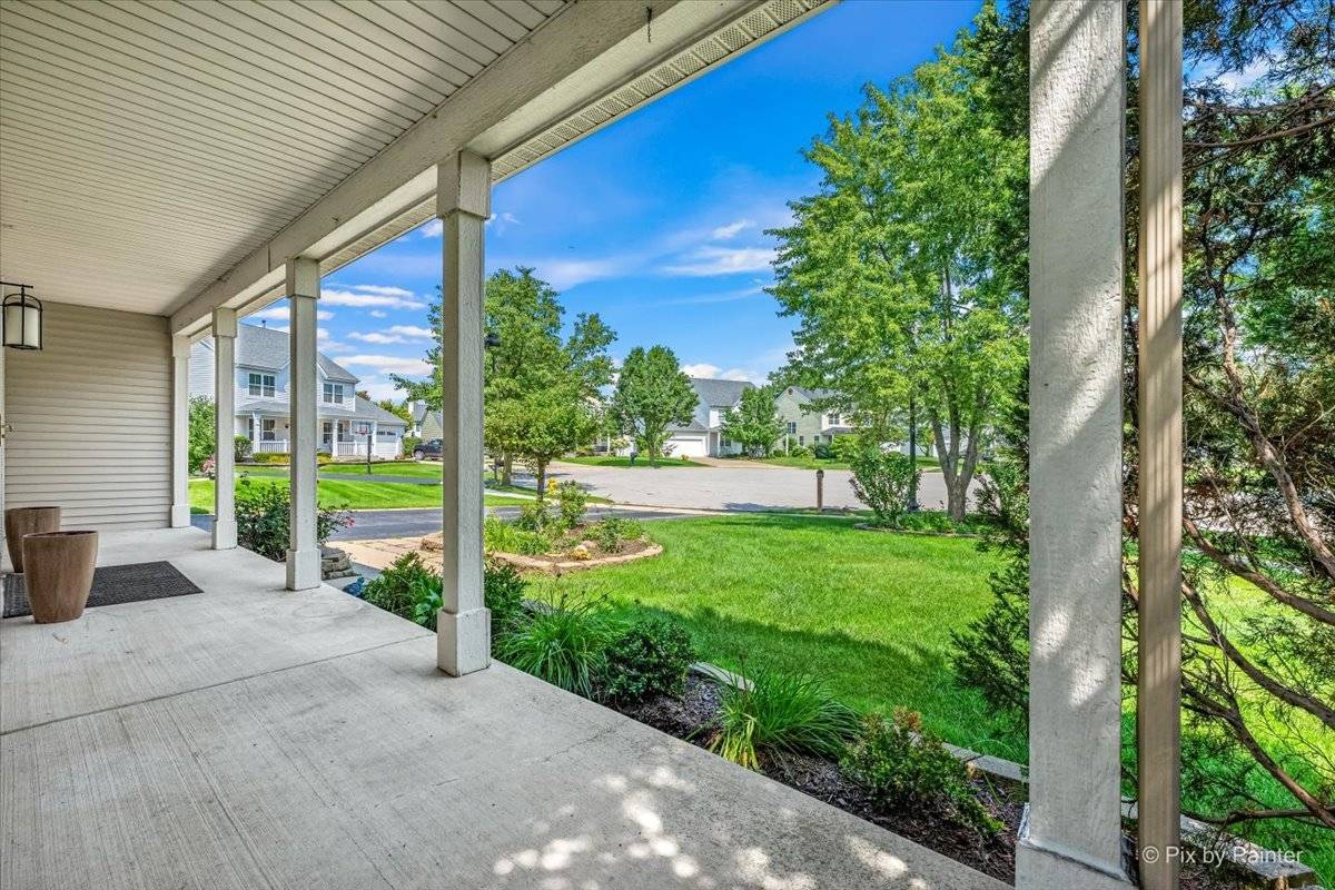 2862 Stockberry LN, West Chicago, IL 60185