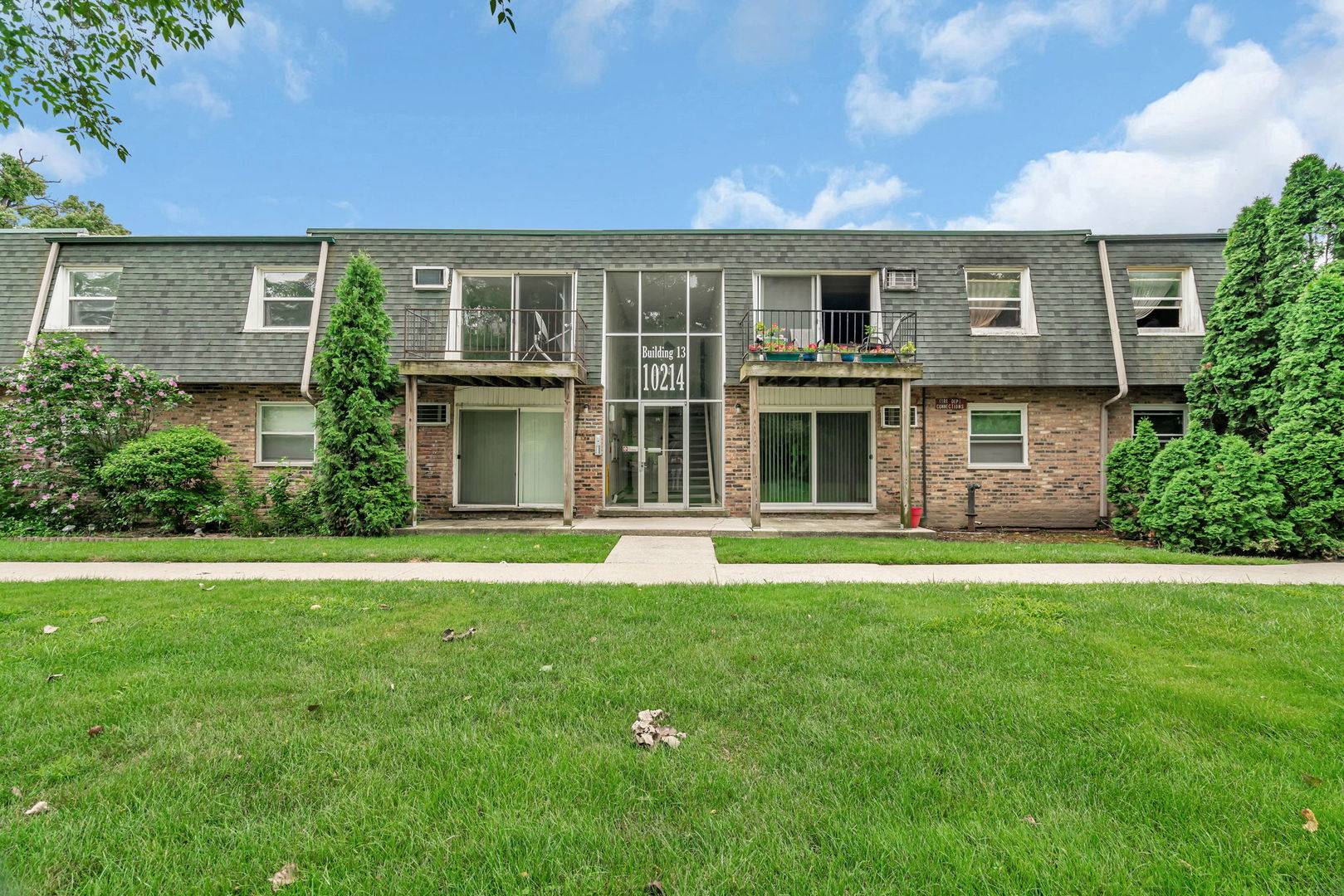 10214 S 84th TER #312, Palos Hills, IL 60465