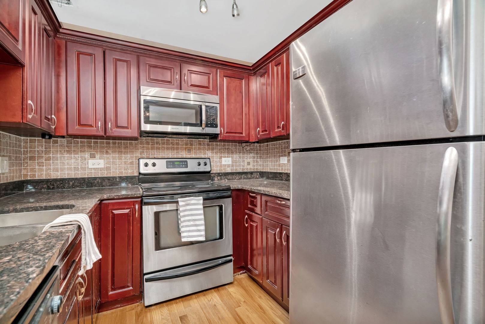 10214 S 84th TER #312, Palos Hills, IL 60465