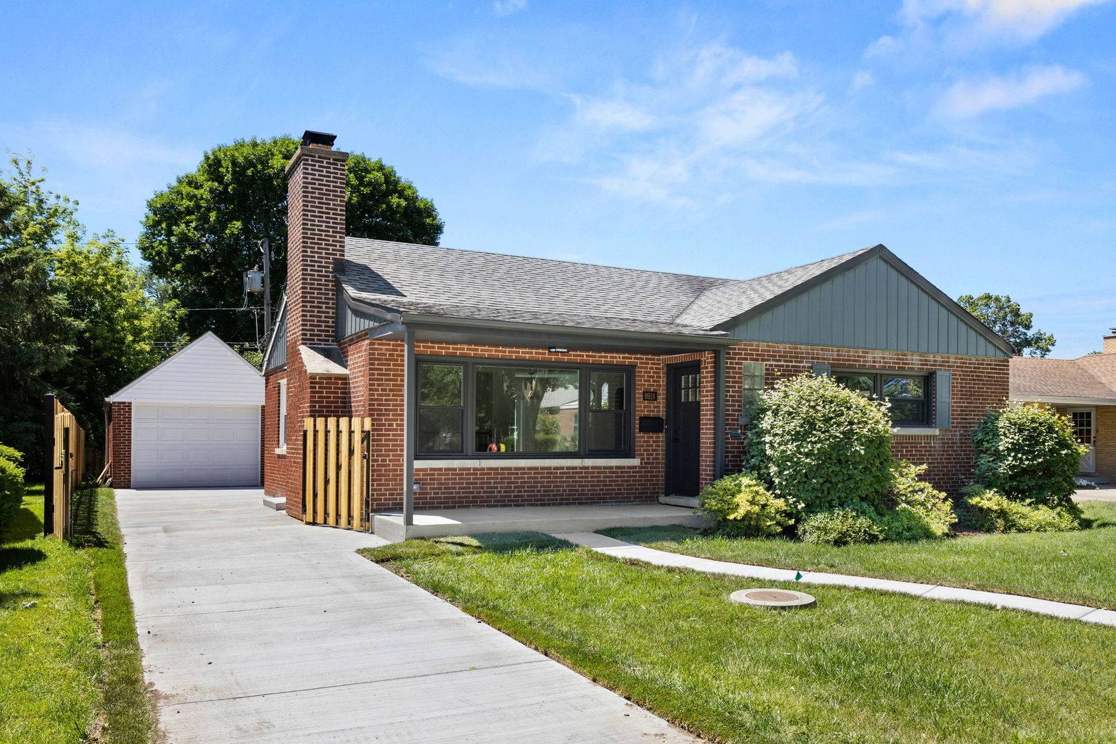 8918 Parkside AVE, Morton Grove, IL 60053